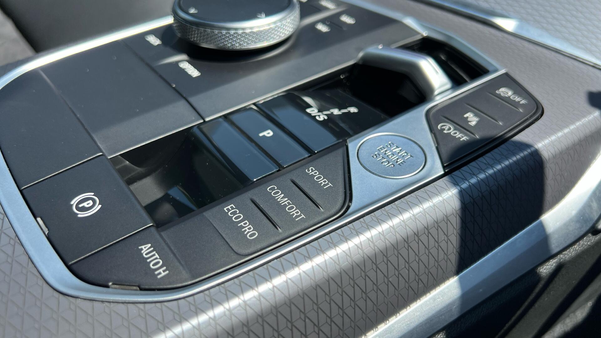 BMW 3 Series view 19