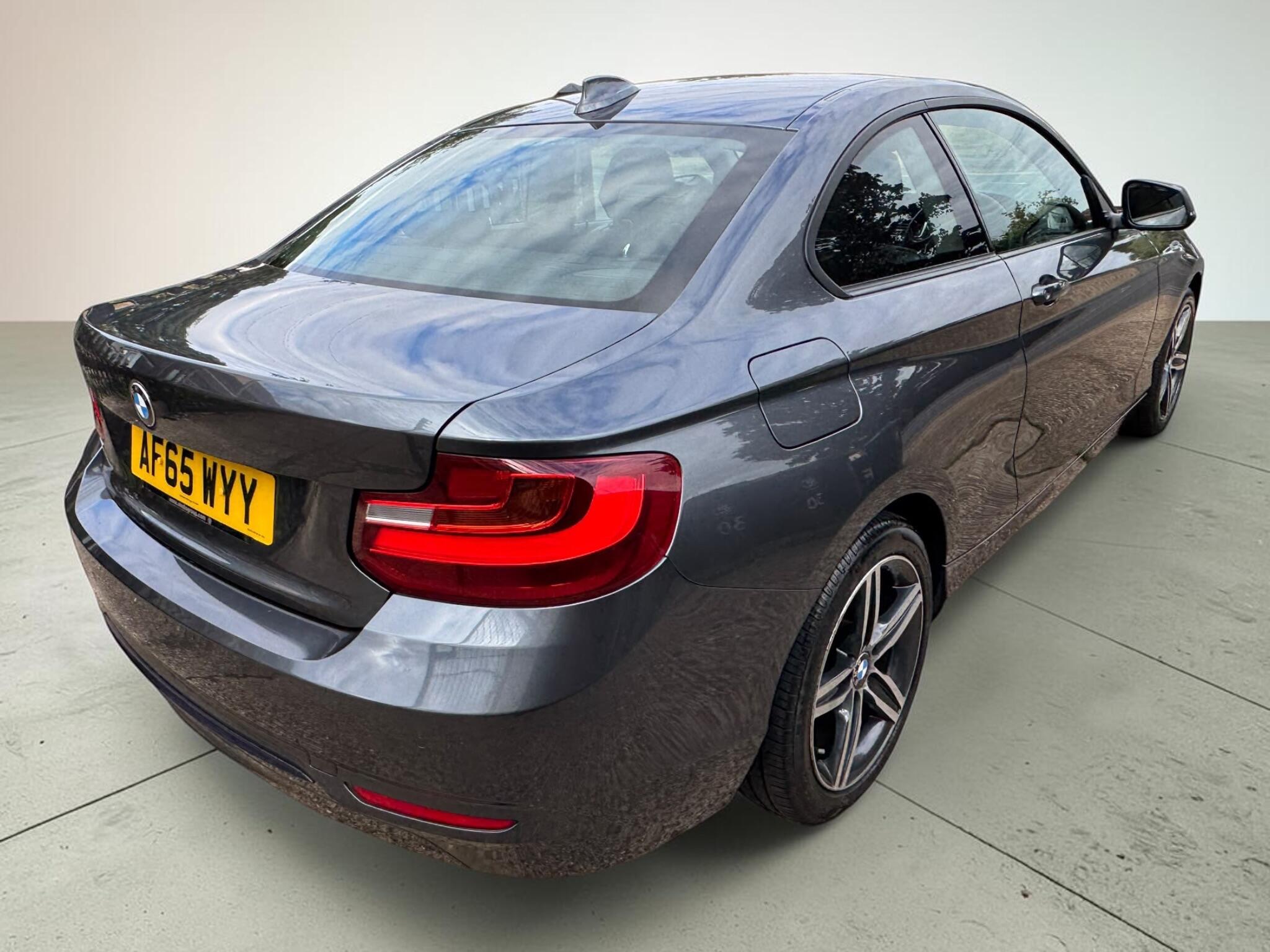 BMW 2 Series view 9