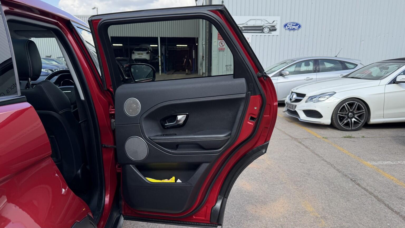 Land Rover Range Rover Evoque view 21