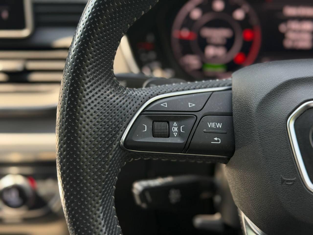 Audi Q5 view 32