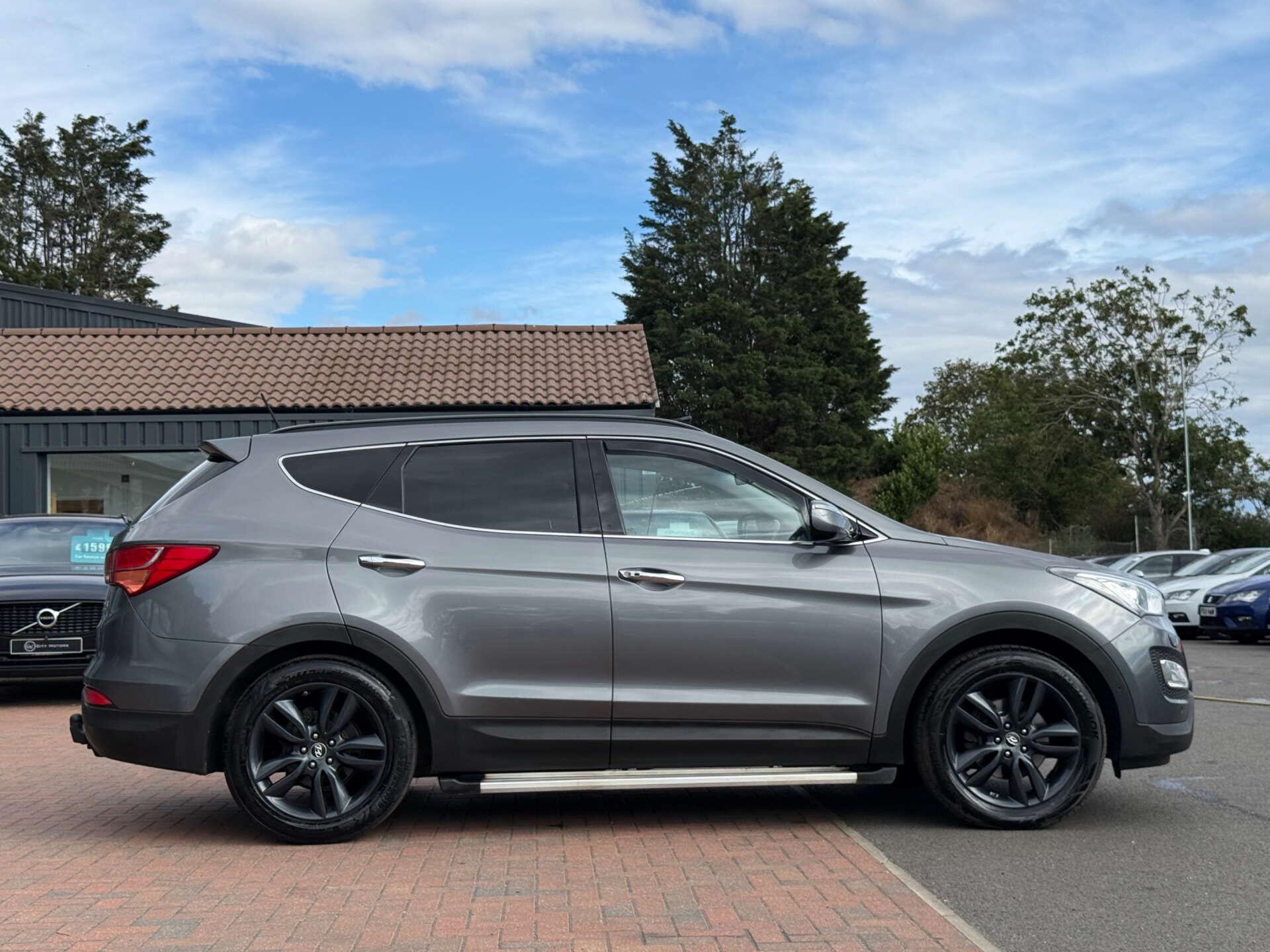 Hyundai Santa FE view 18