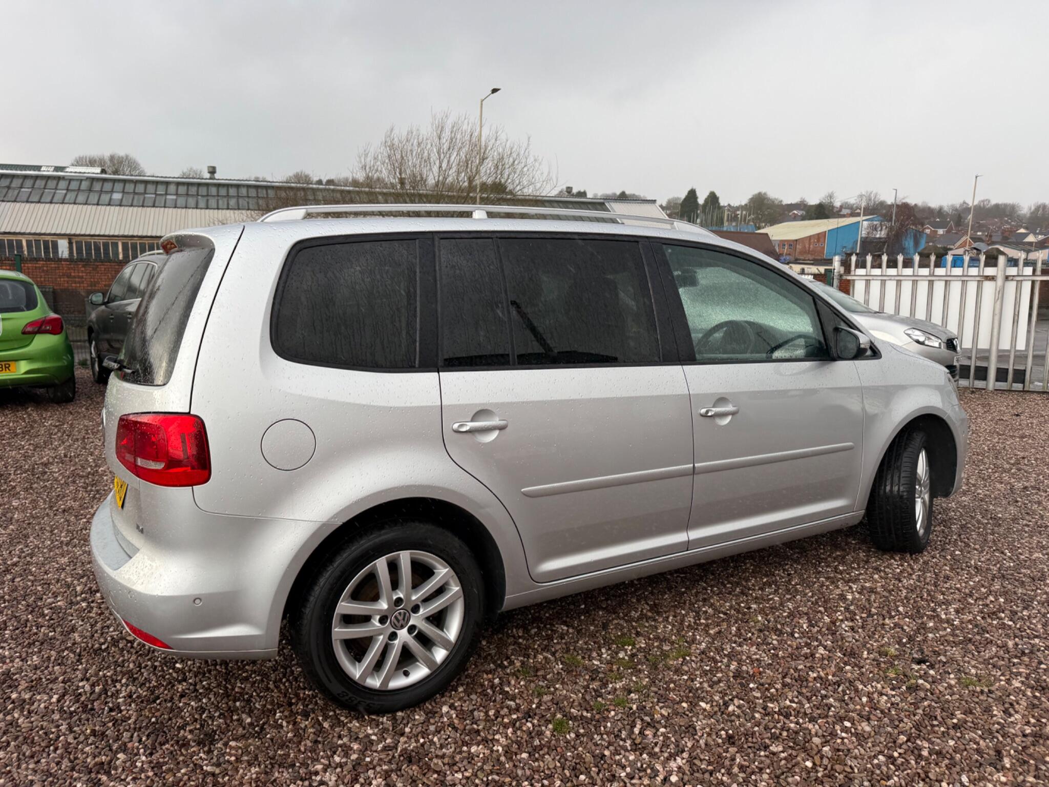 Volkswagen Touran view 10