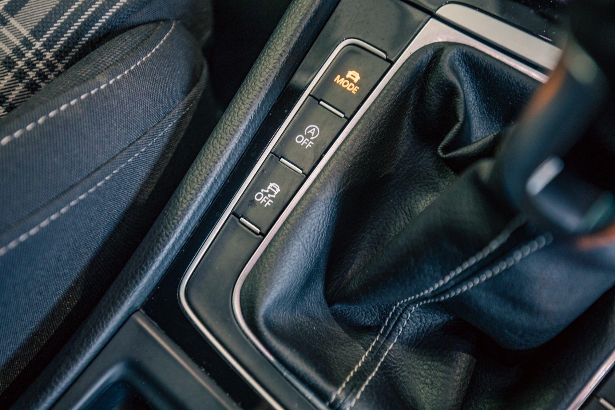 Volkswagen Golf view 18