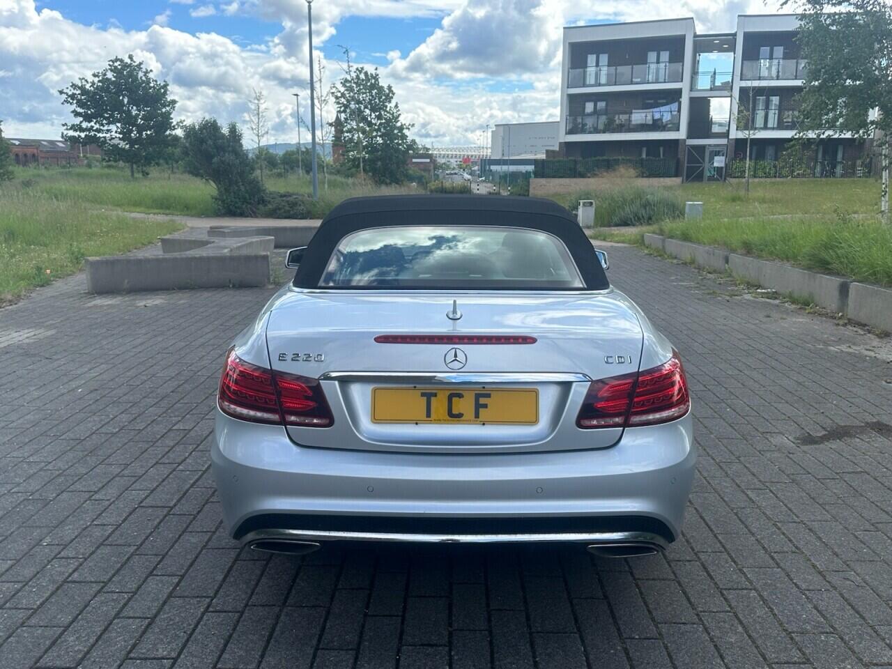 Mercedes-Benz E-Class view 8