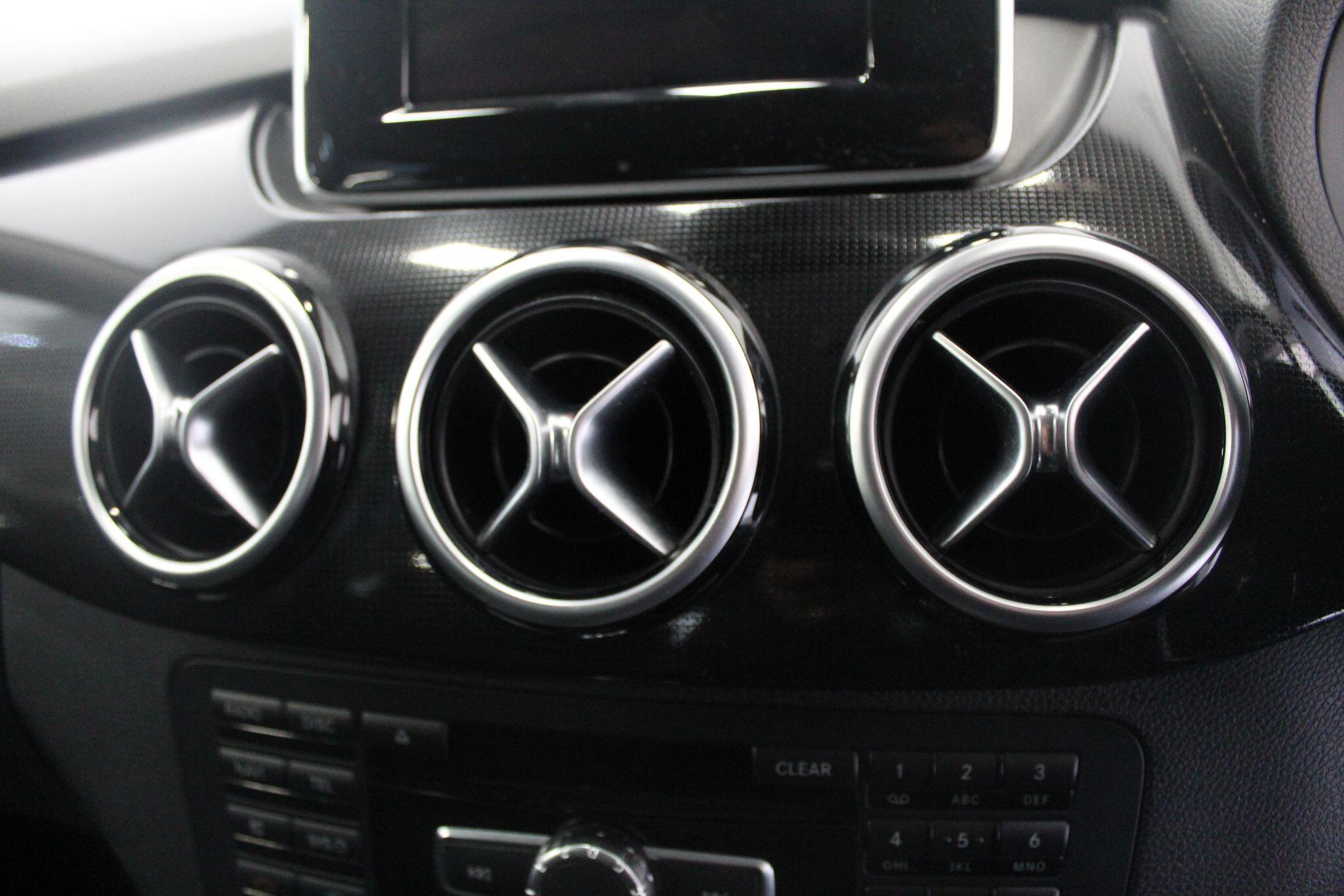 Mercedes-Benz B-Class view 40