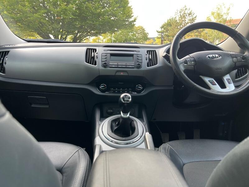 2015 Kia Sportage 1.7 CRDi EcoDynamics 2 2WD Euro 5 (s/s) 5dr • 20,853 miles image 21