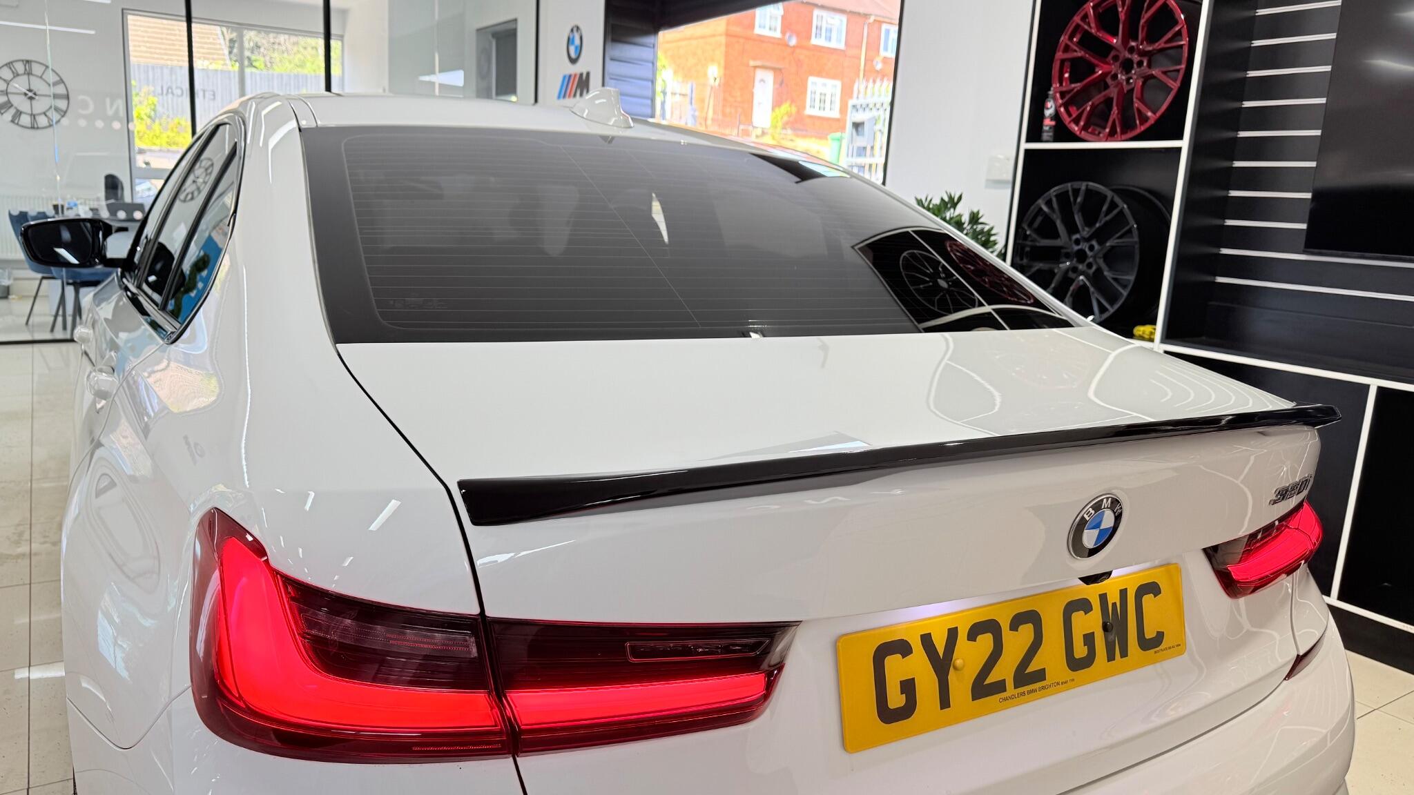 BMW 3 Series view 8
