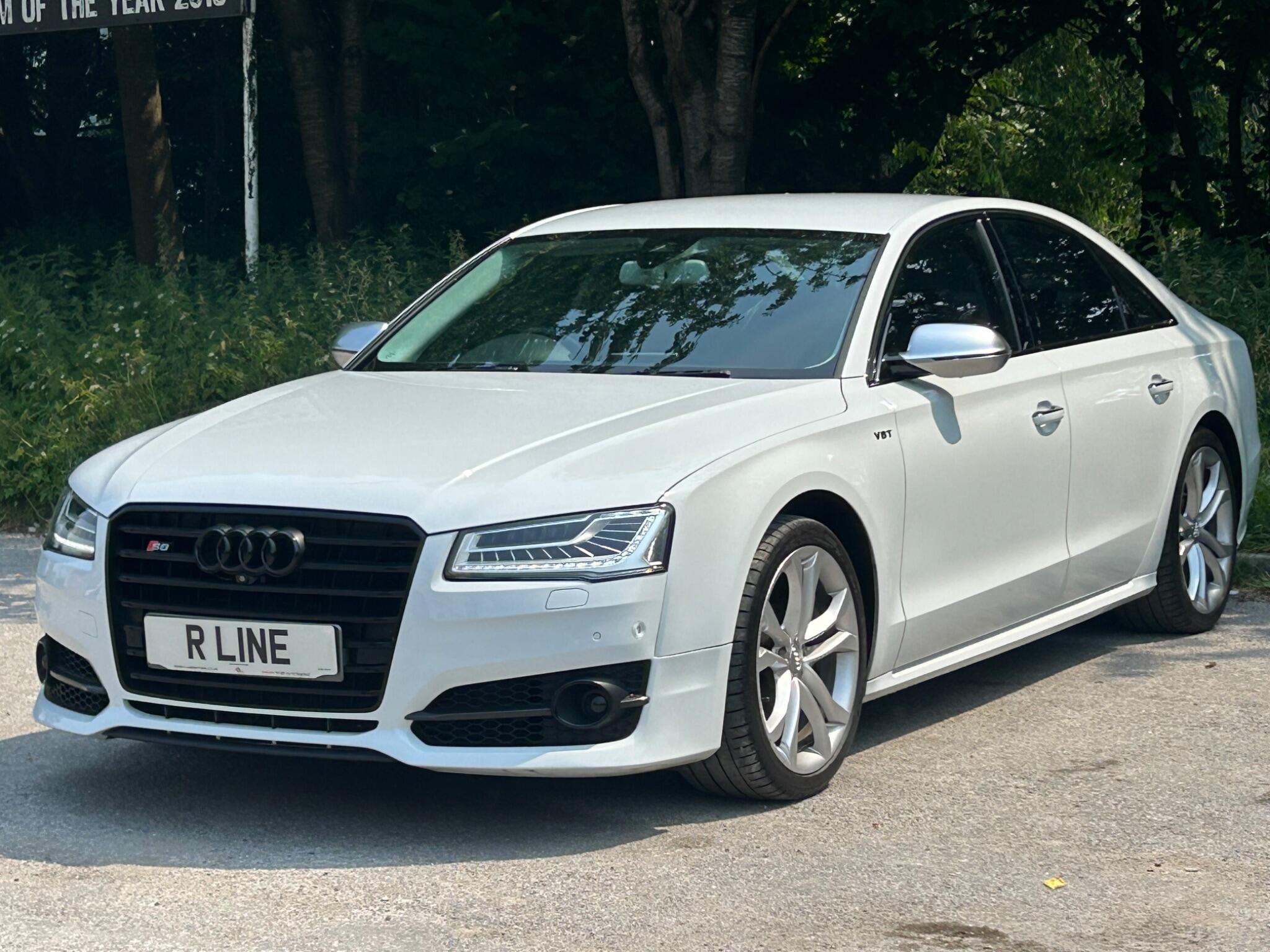 Audi S8 view 10