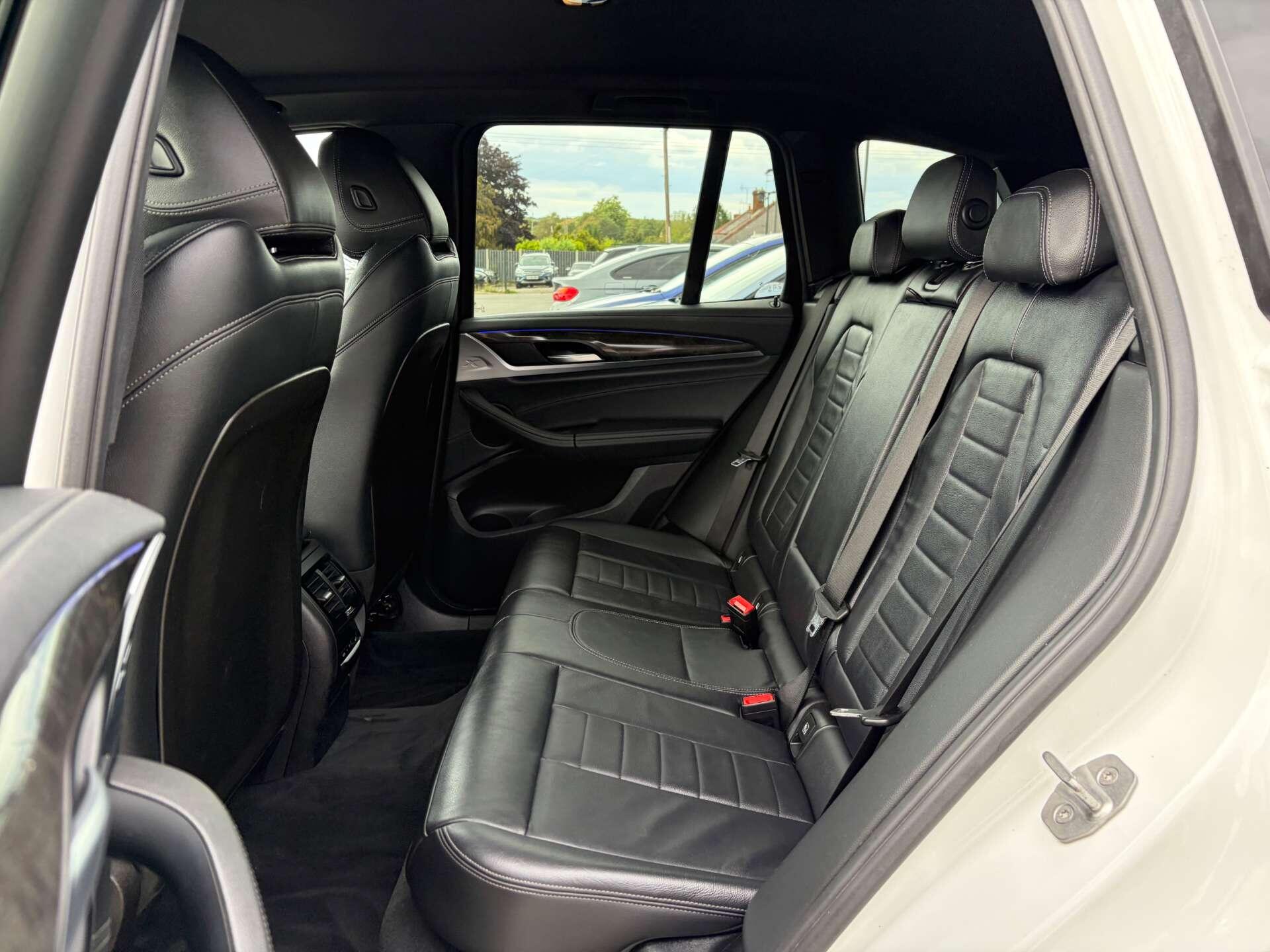 BMW X3 view 20
