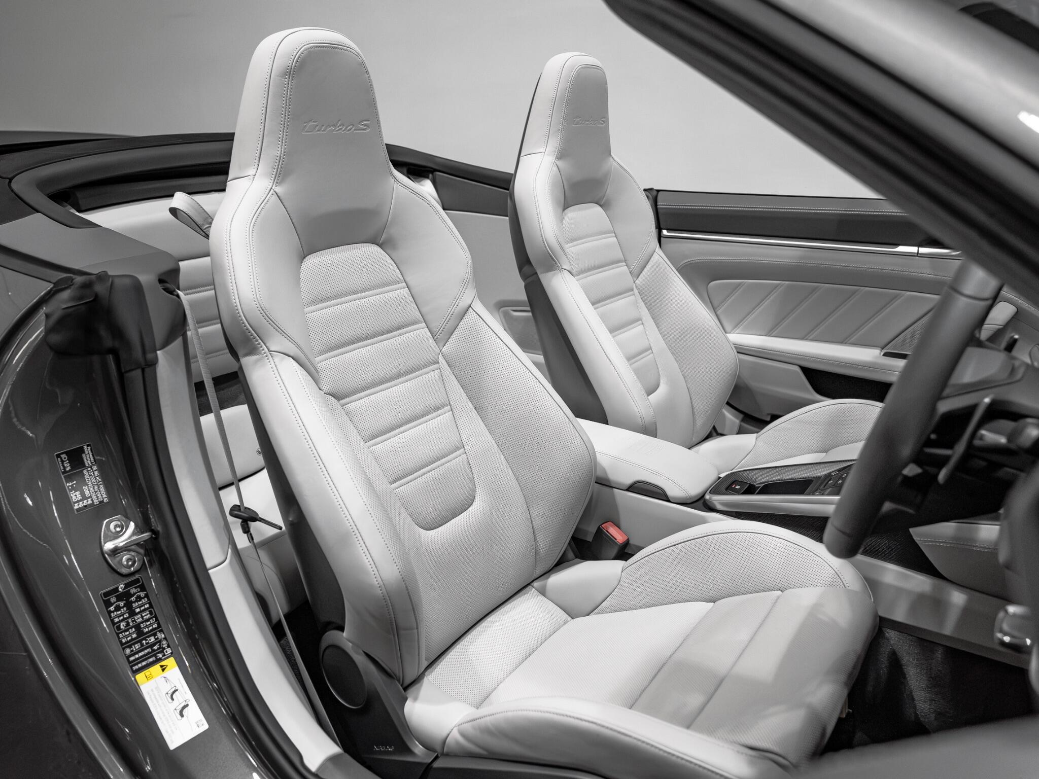 Porsche 911 view 2