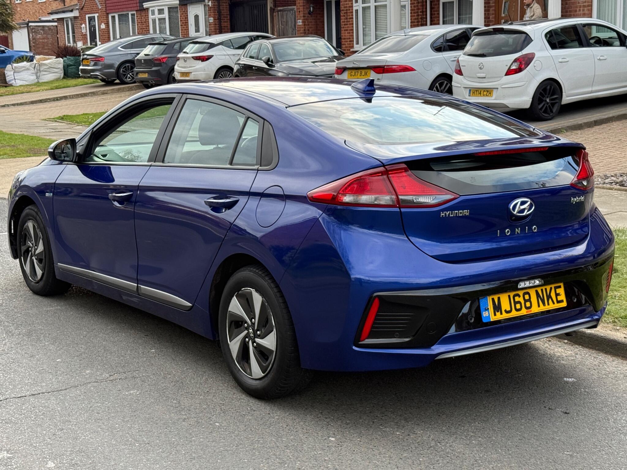 Hyundai IONIQ - Image 9