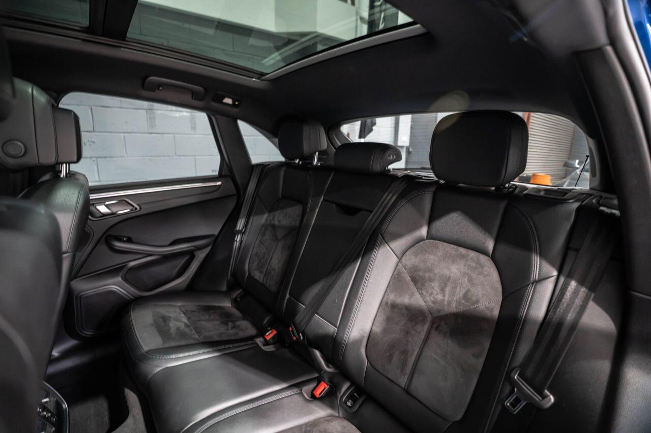 Porsche Macan view 20