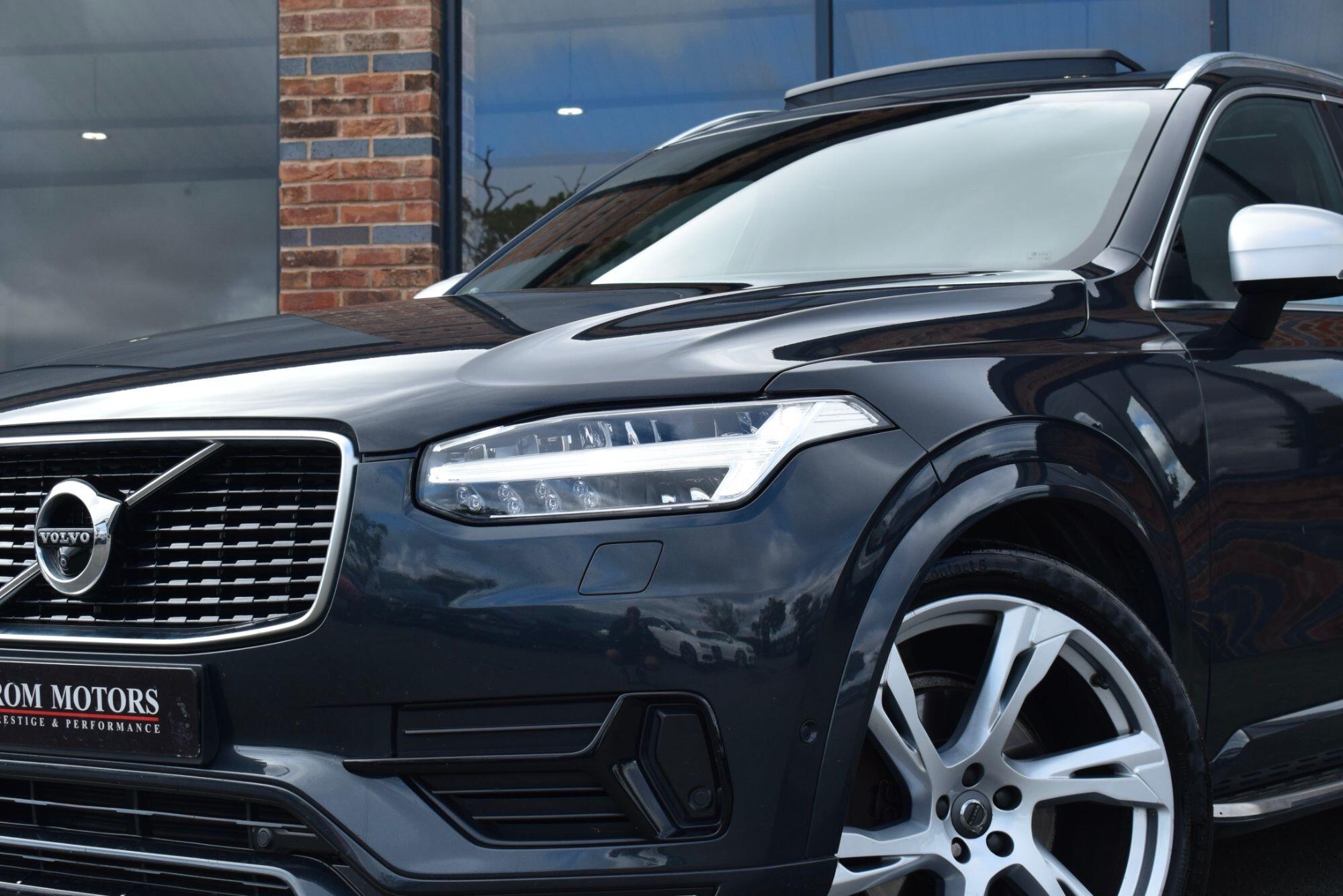 Volvo XC90 view 40