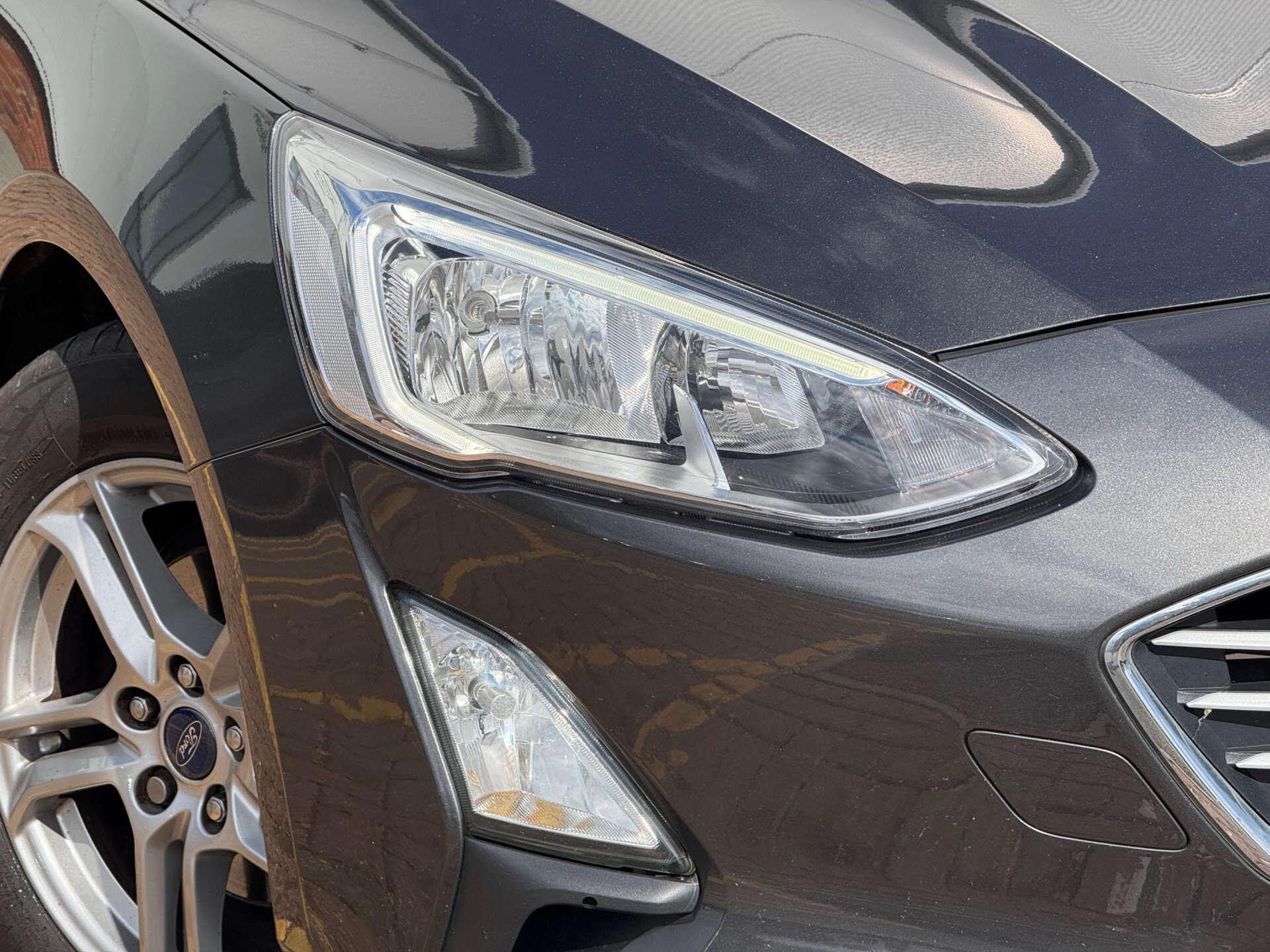 Ford Focus view 19