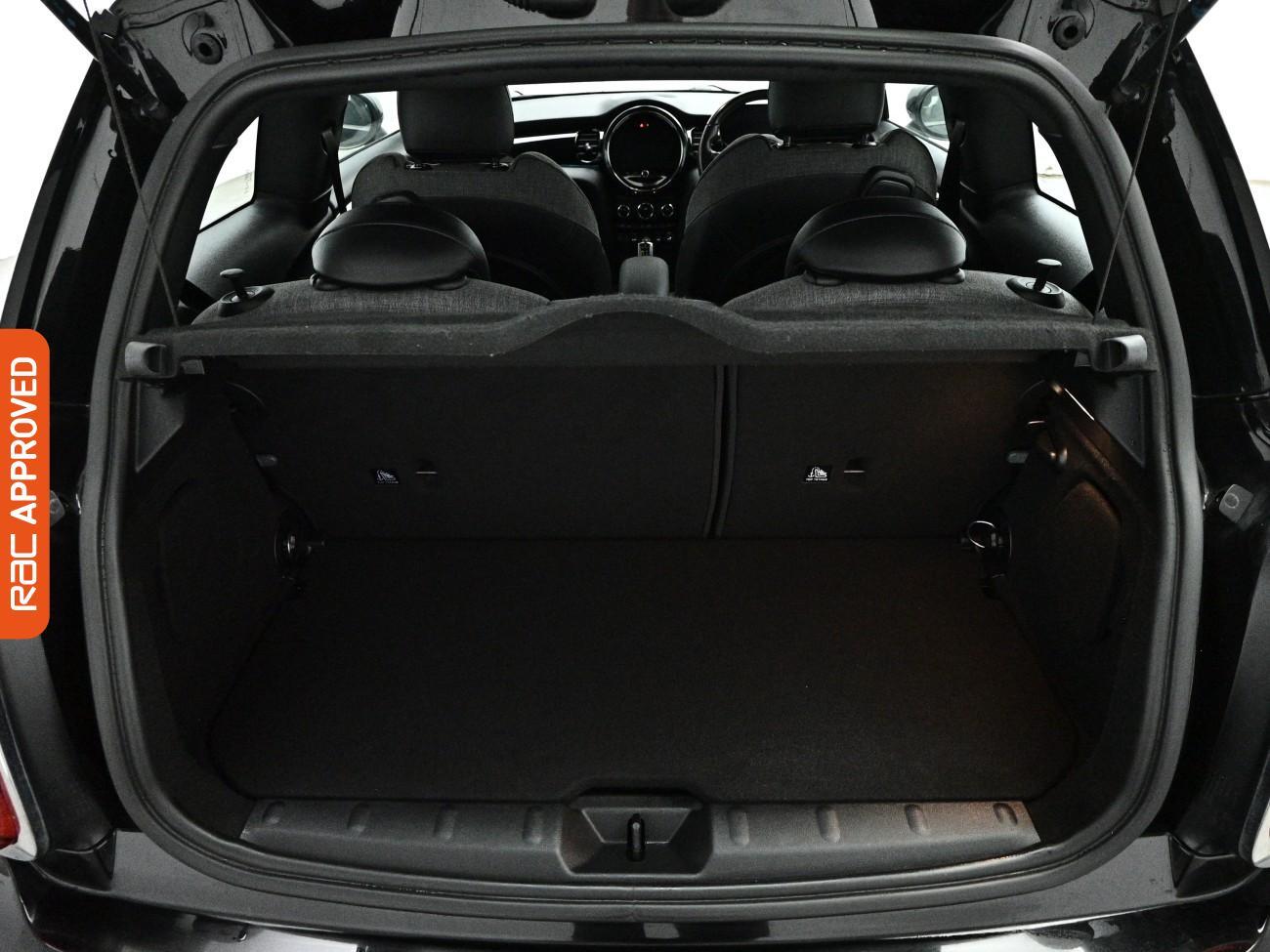 Mini Hatch view 29
