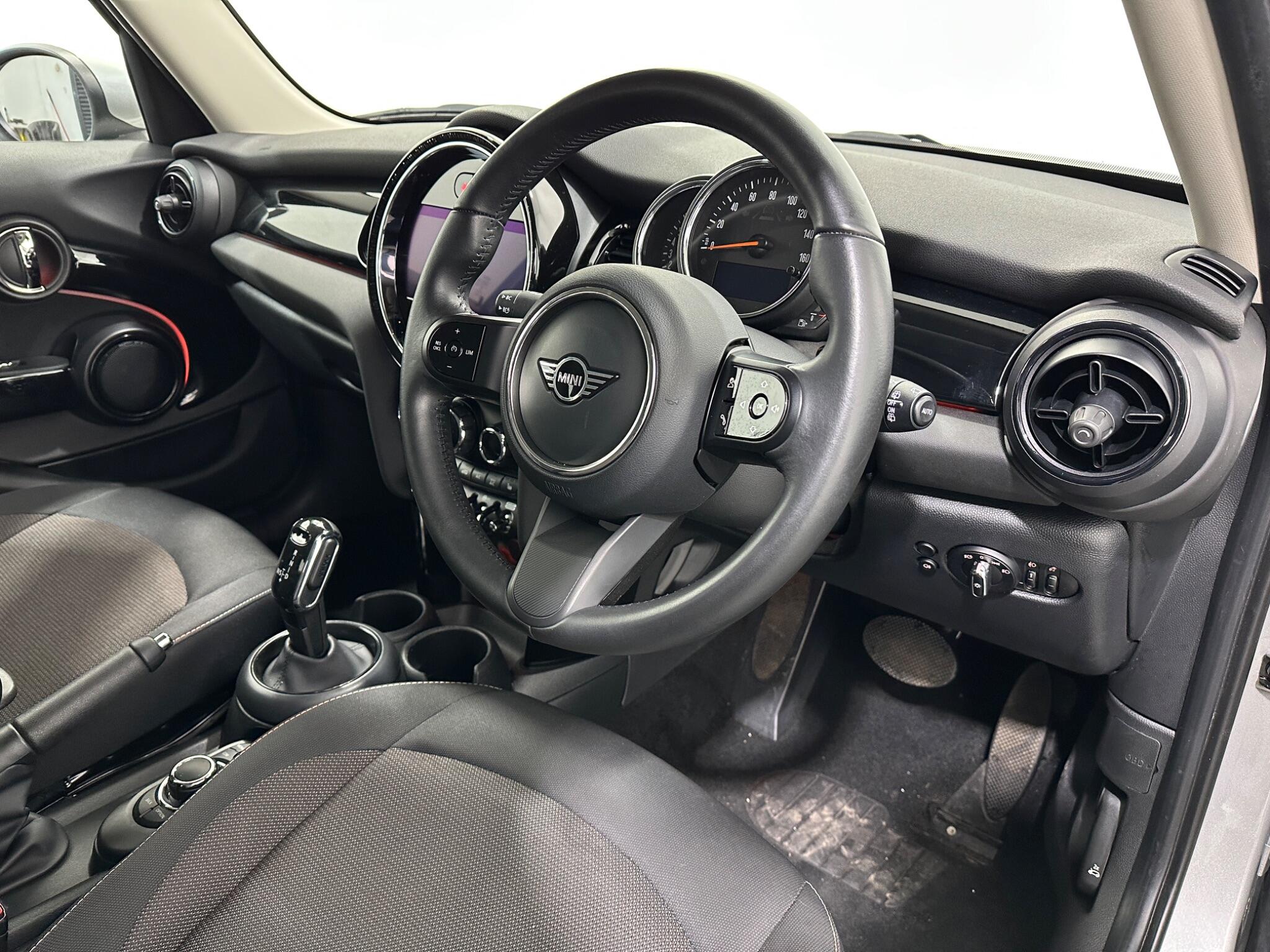 Mini Cooper view 11