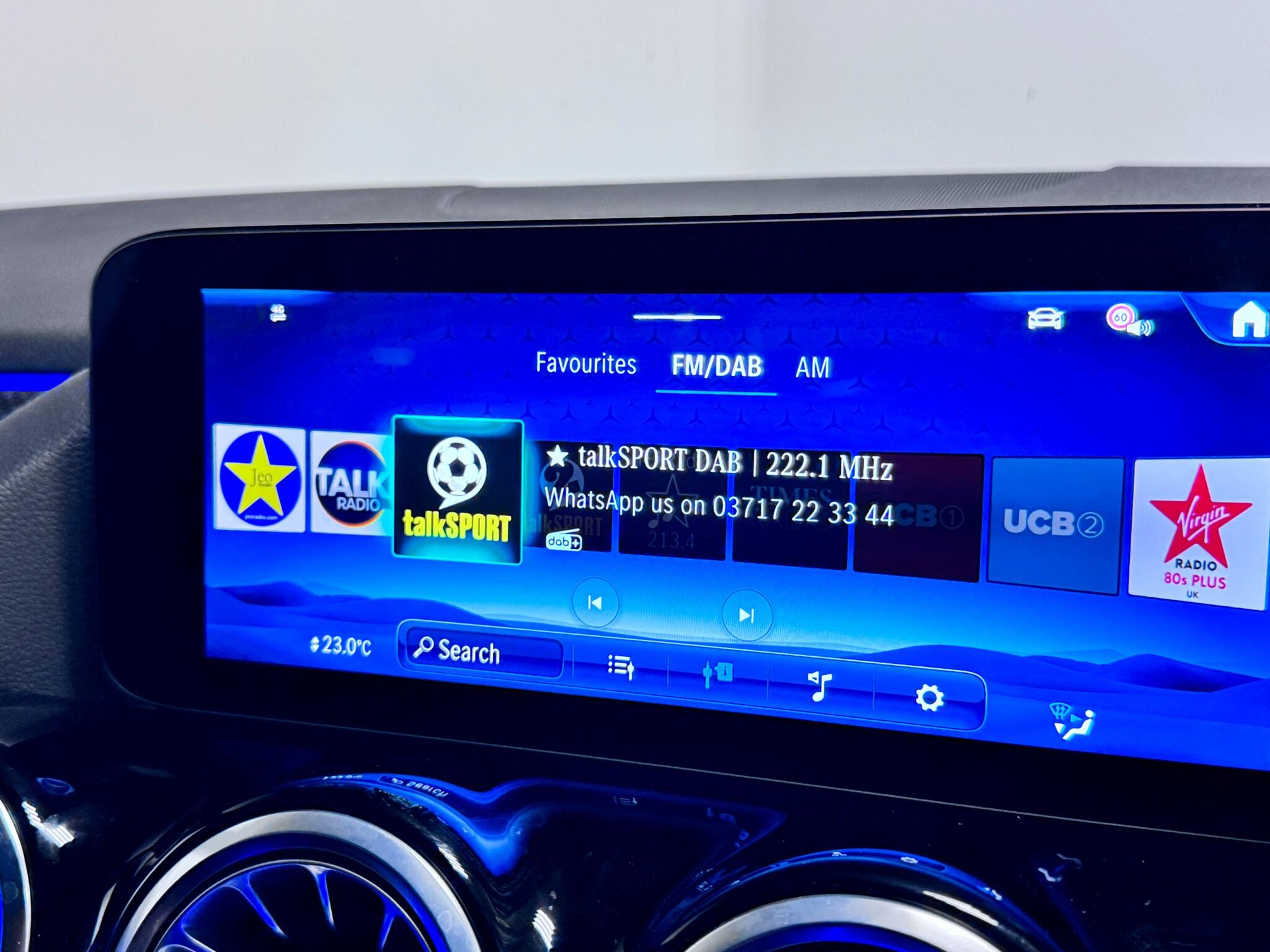 Mercedes-Benz Gla view 42