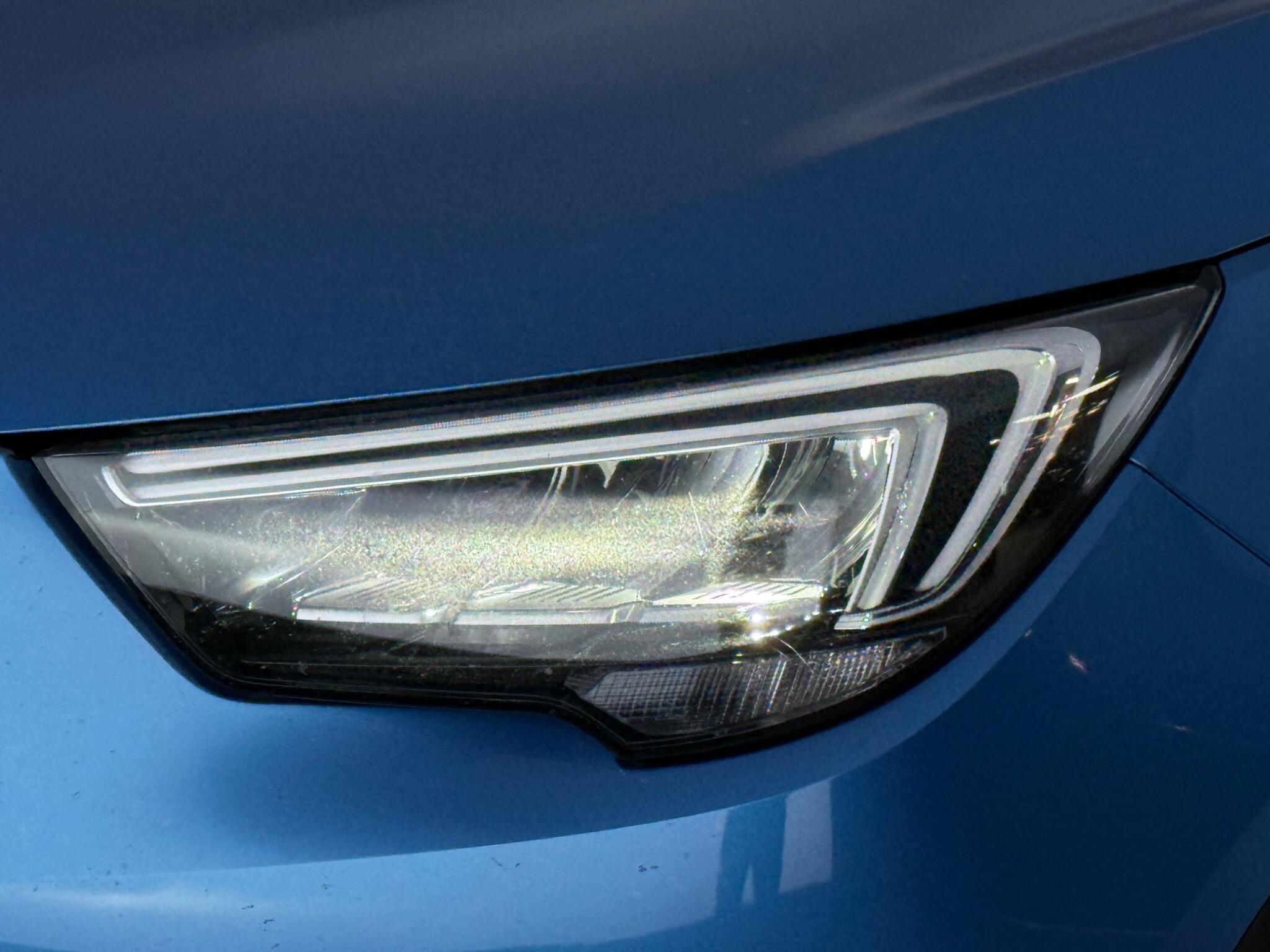 Vauxhall Crossland X view 4