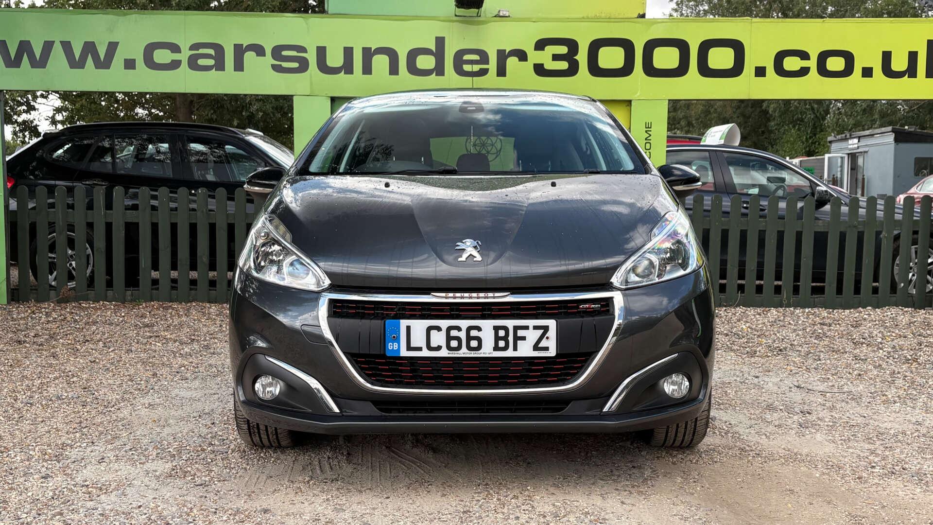Peugeot 208 view 2