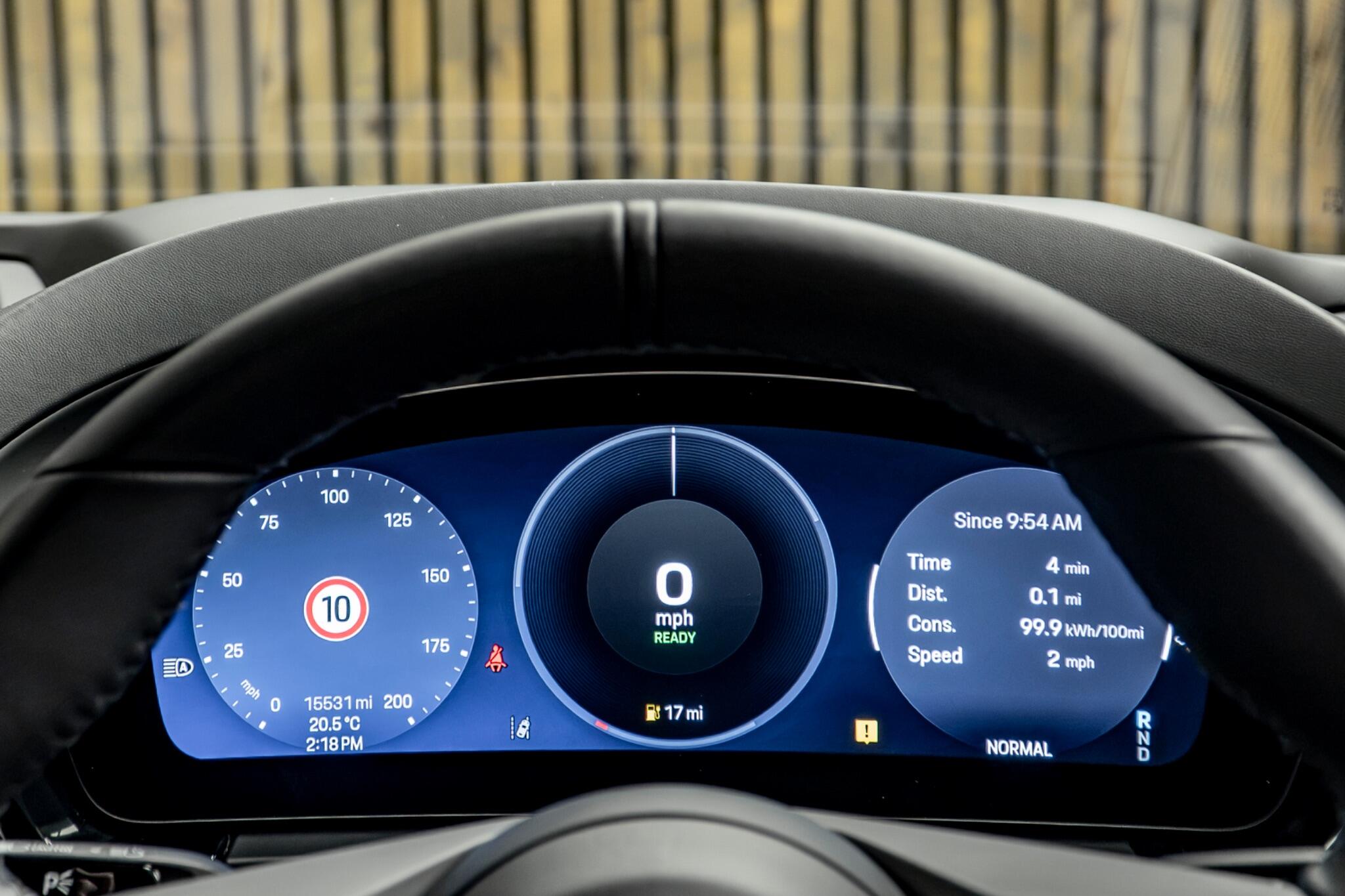 Porsche Macan view 35