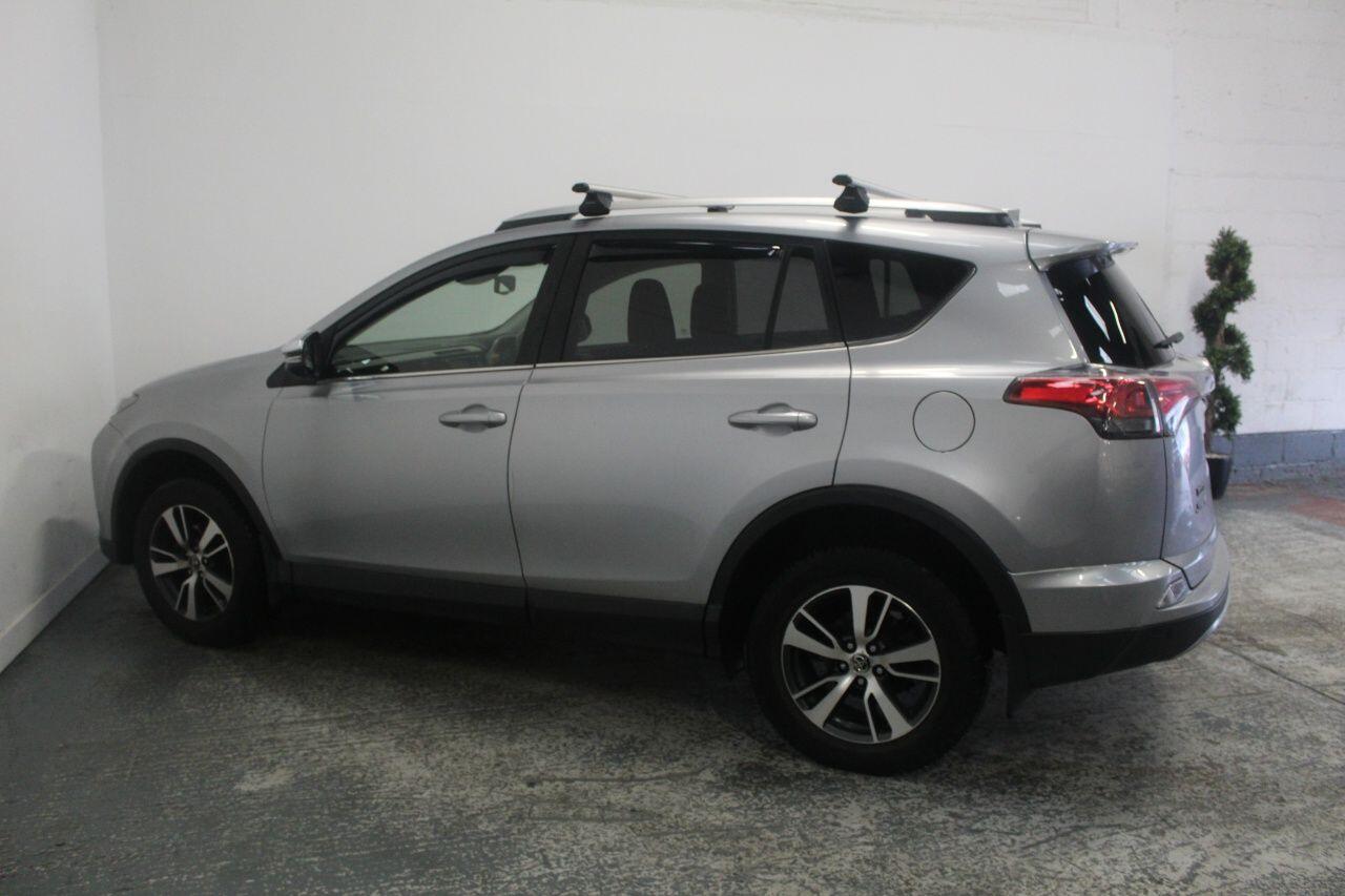 Toyota Rav4 view 10
