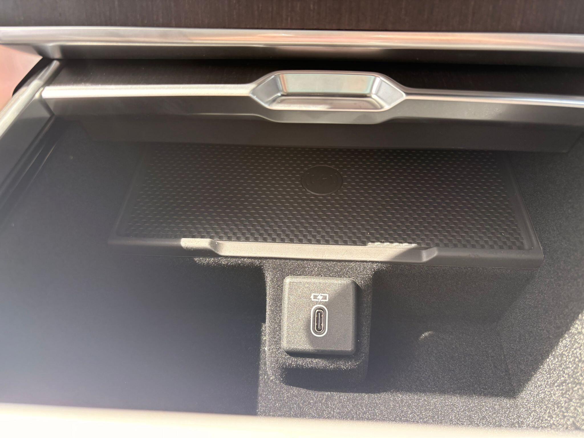 Land Rover Range Rover view 28