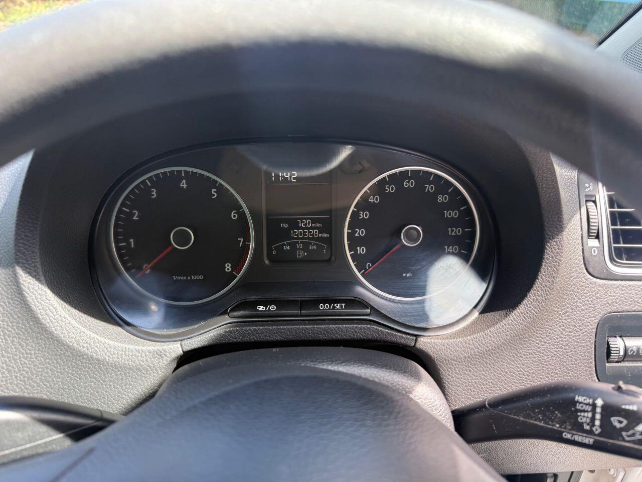 Volkswagen Polo view 28