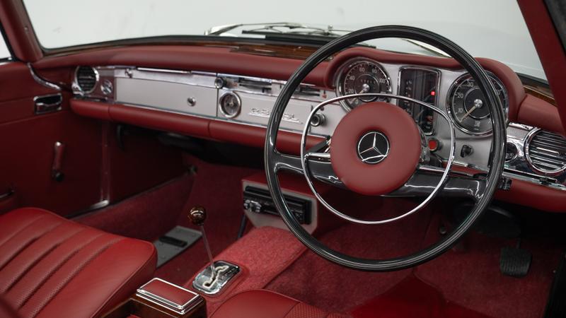 Mercedes-Benz SL view 19