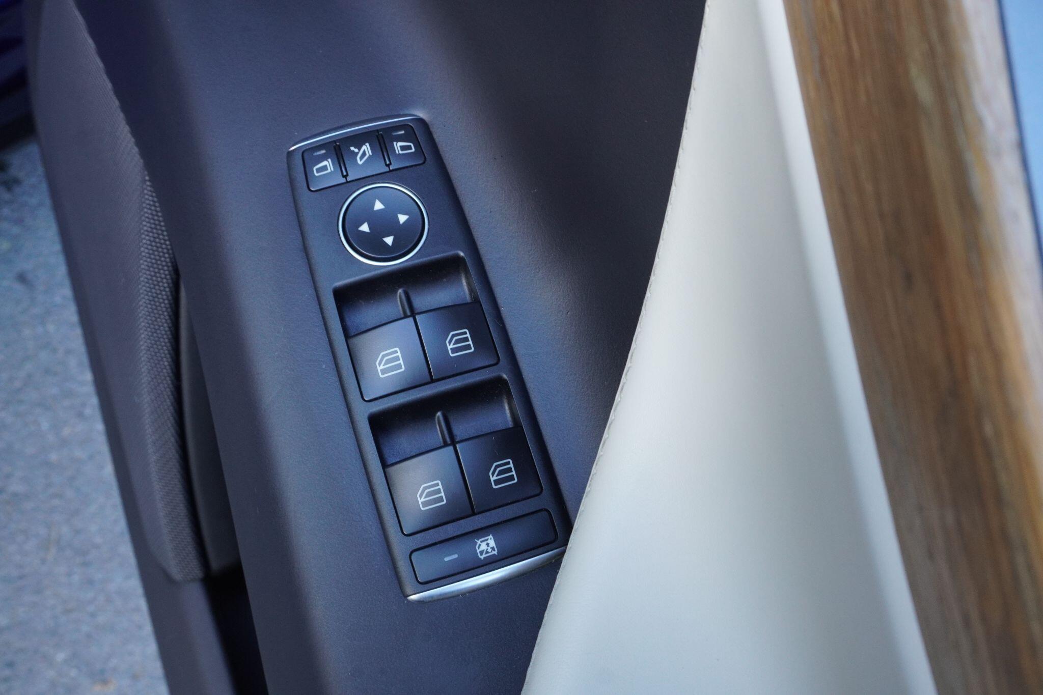 Tesla Model X view 18
