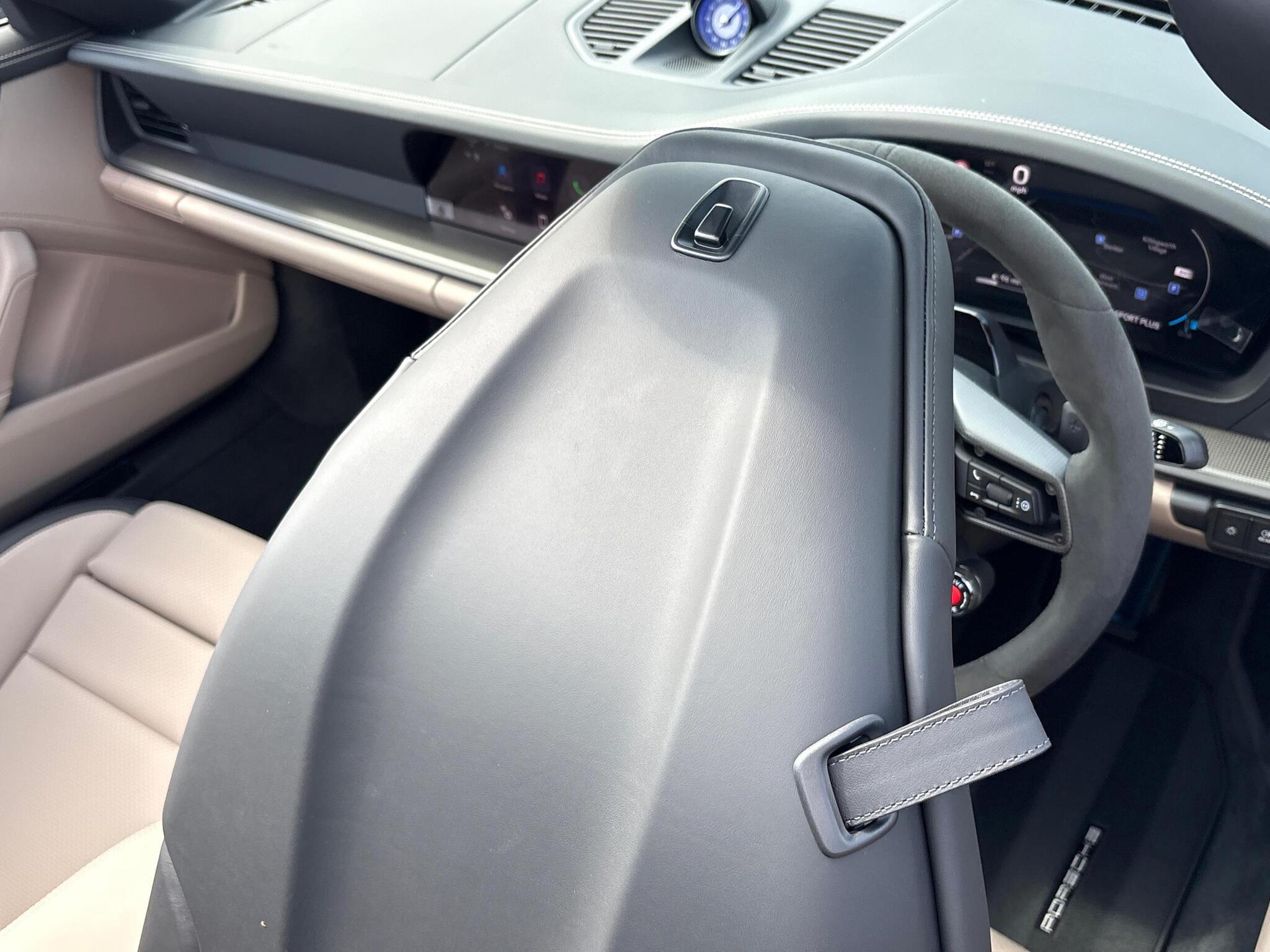 Porsche 911 view 44