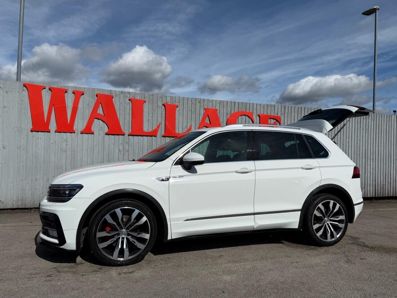 Volkswagen Tiguan view 13