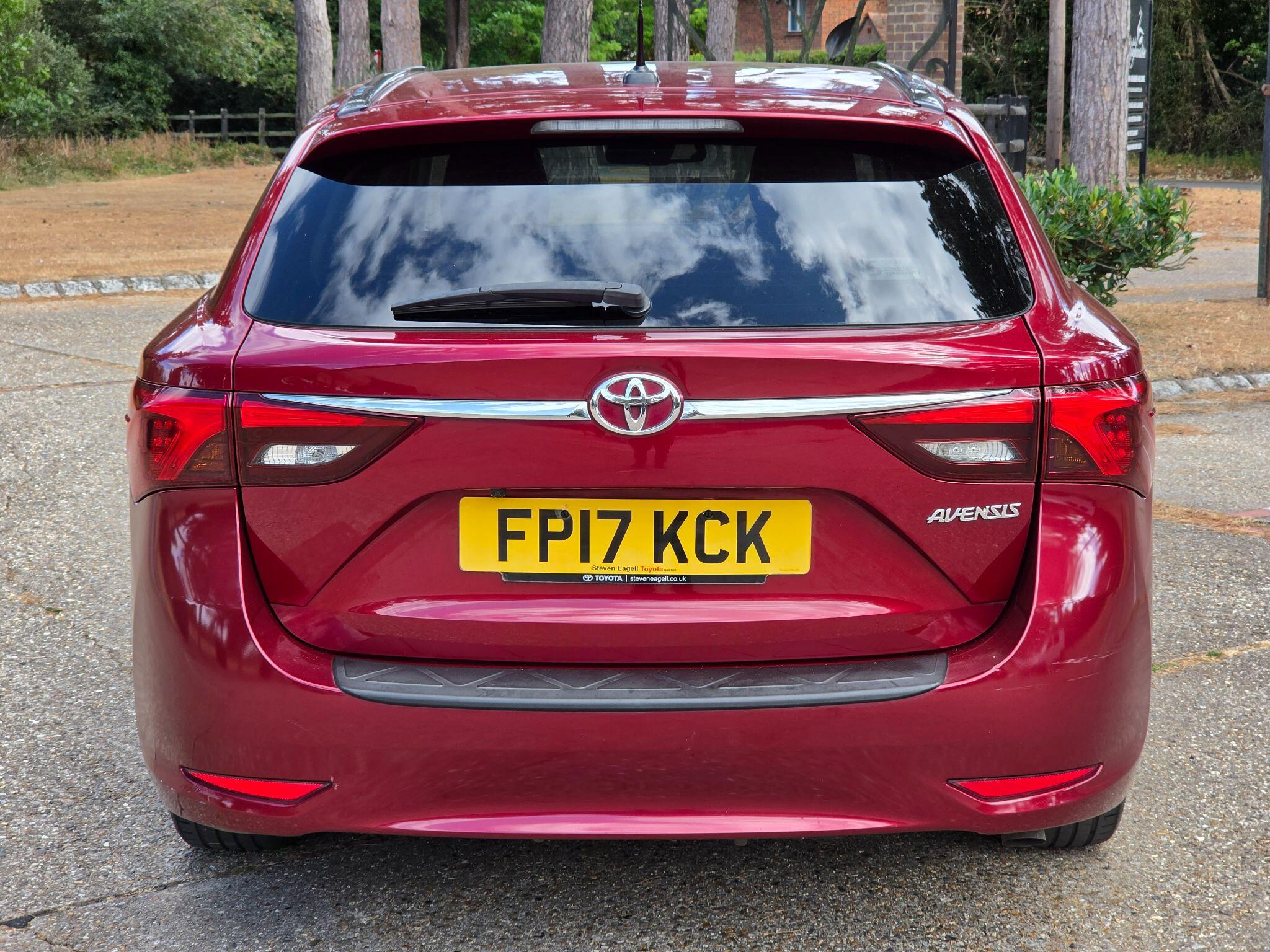 Toyota Avensis view 10