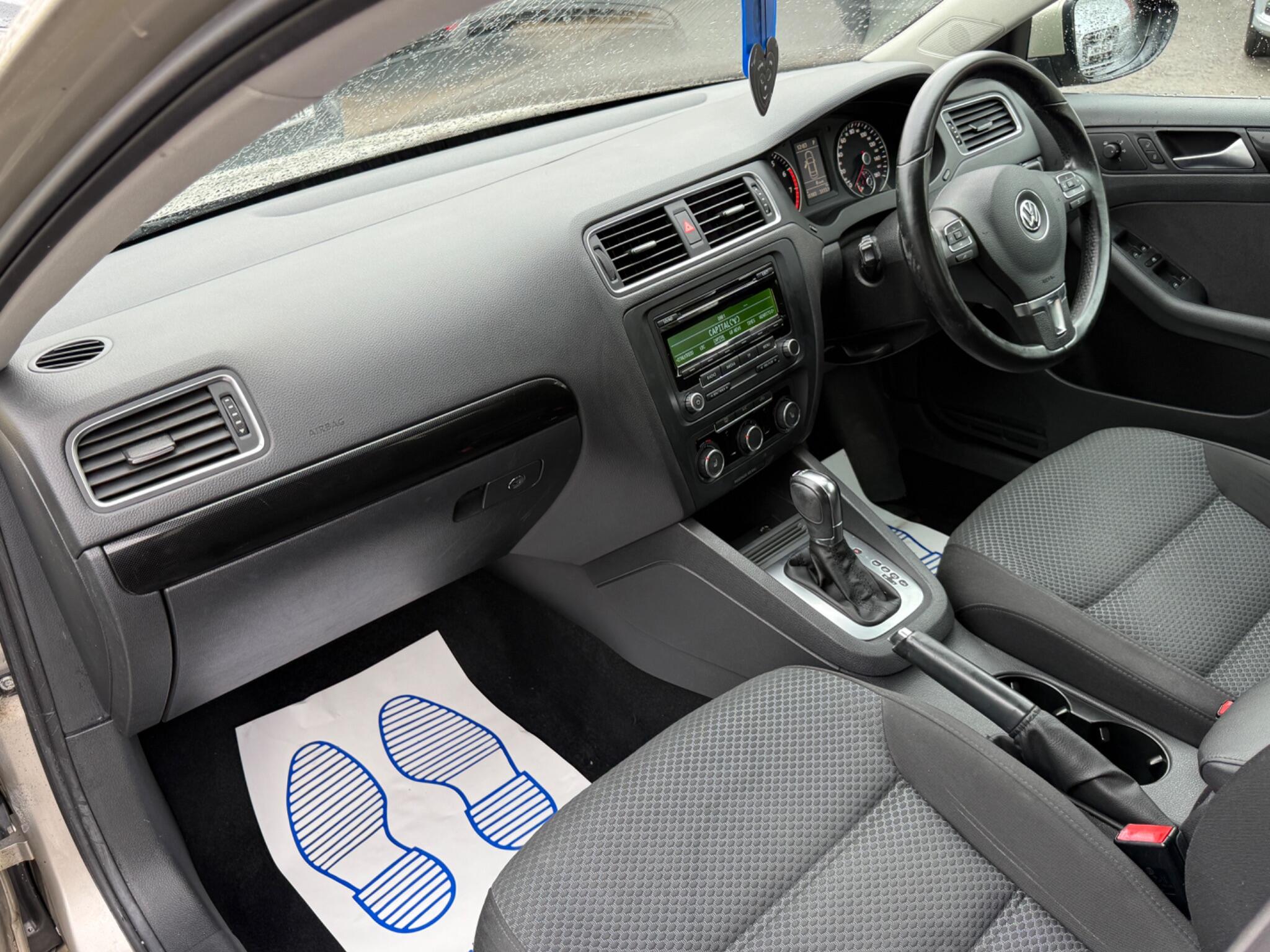Volkswagen Jetta - Image 48