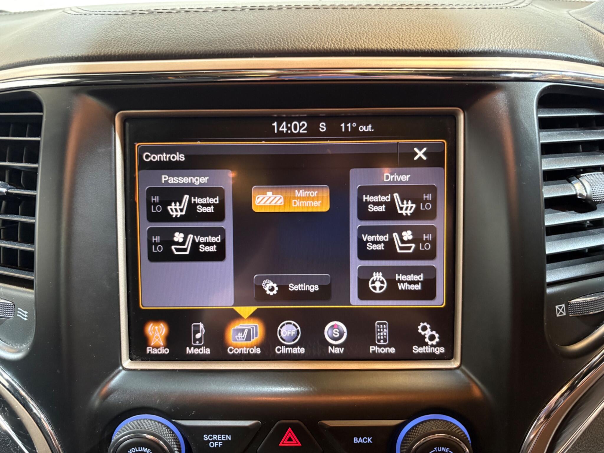Jeep Grand Cherokee view 14