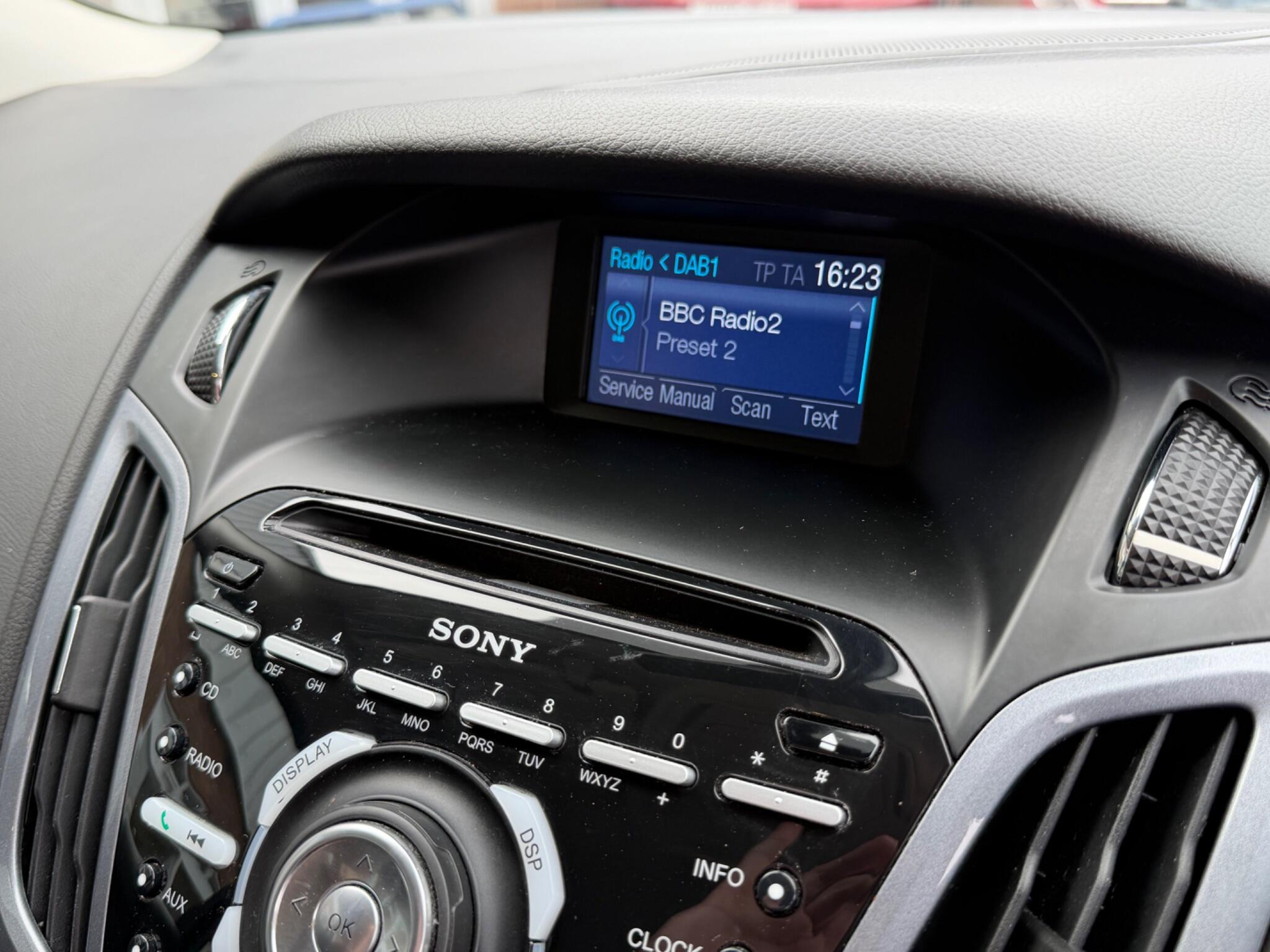 Ford Focus view 77