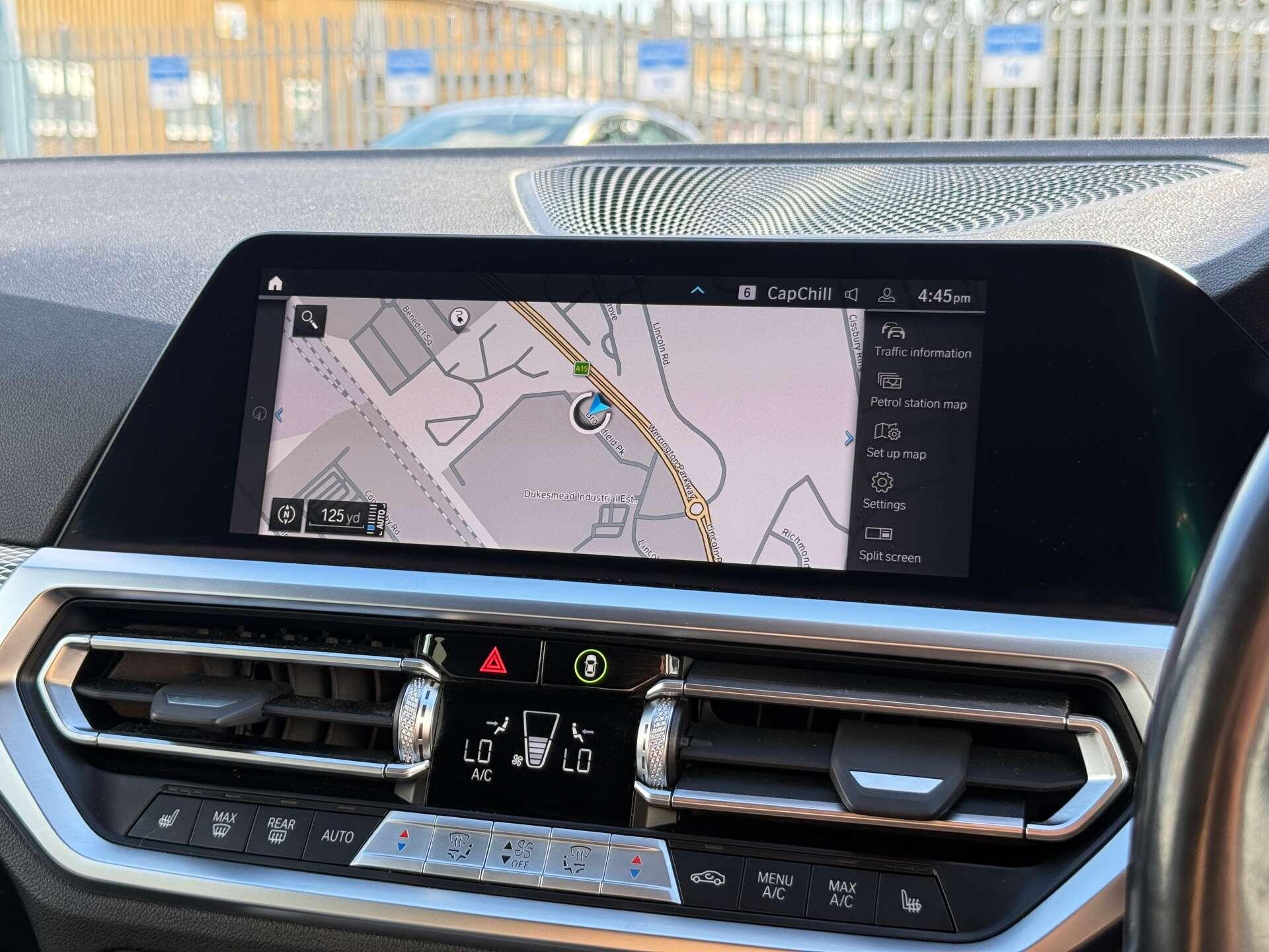 BMW 3 Series view 11