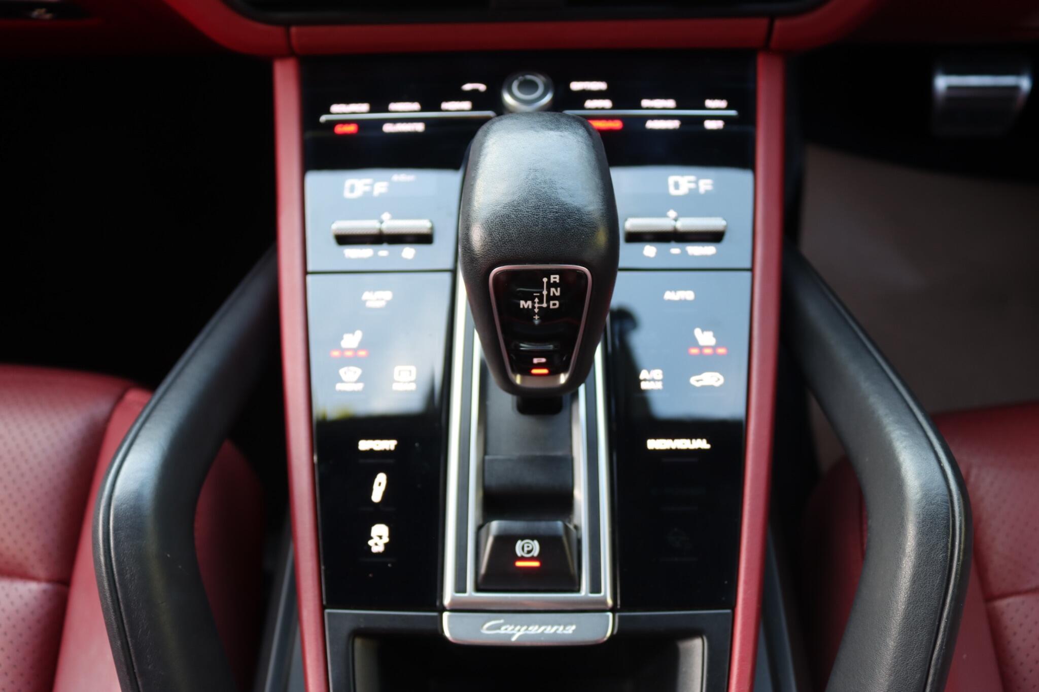 Porsche Cayenne view 63