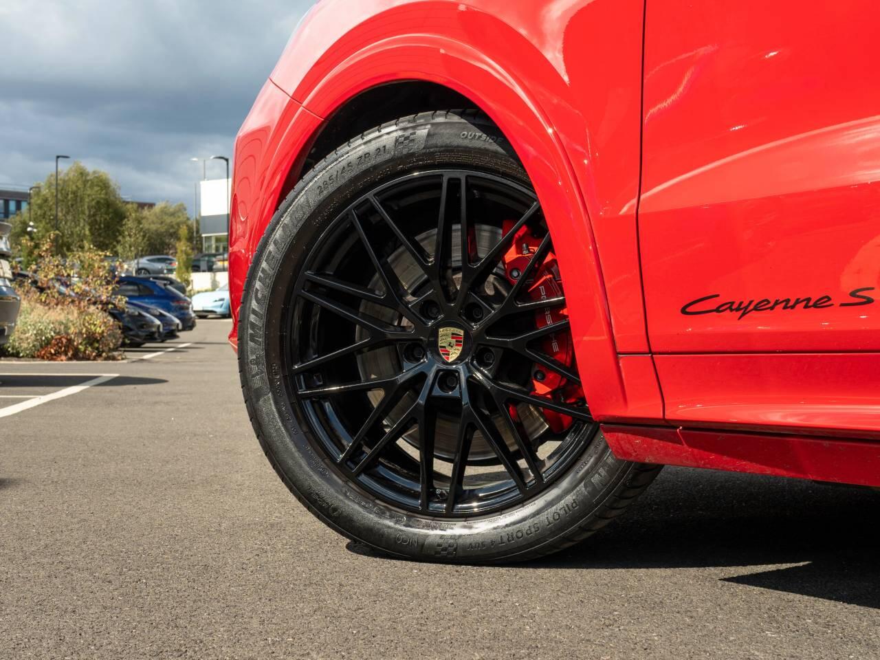 Porsche Cayenne view 45