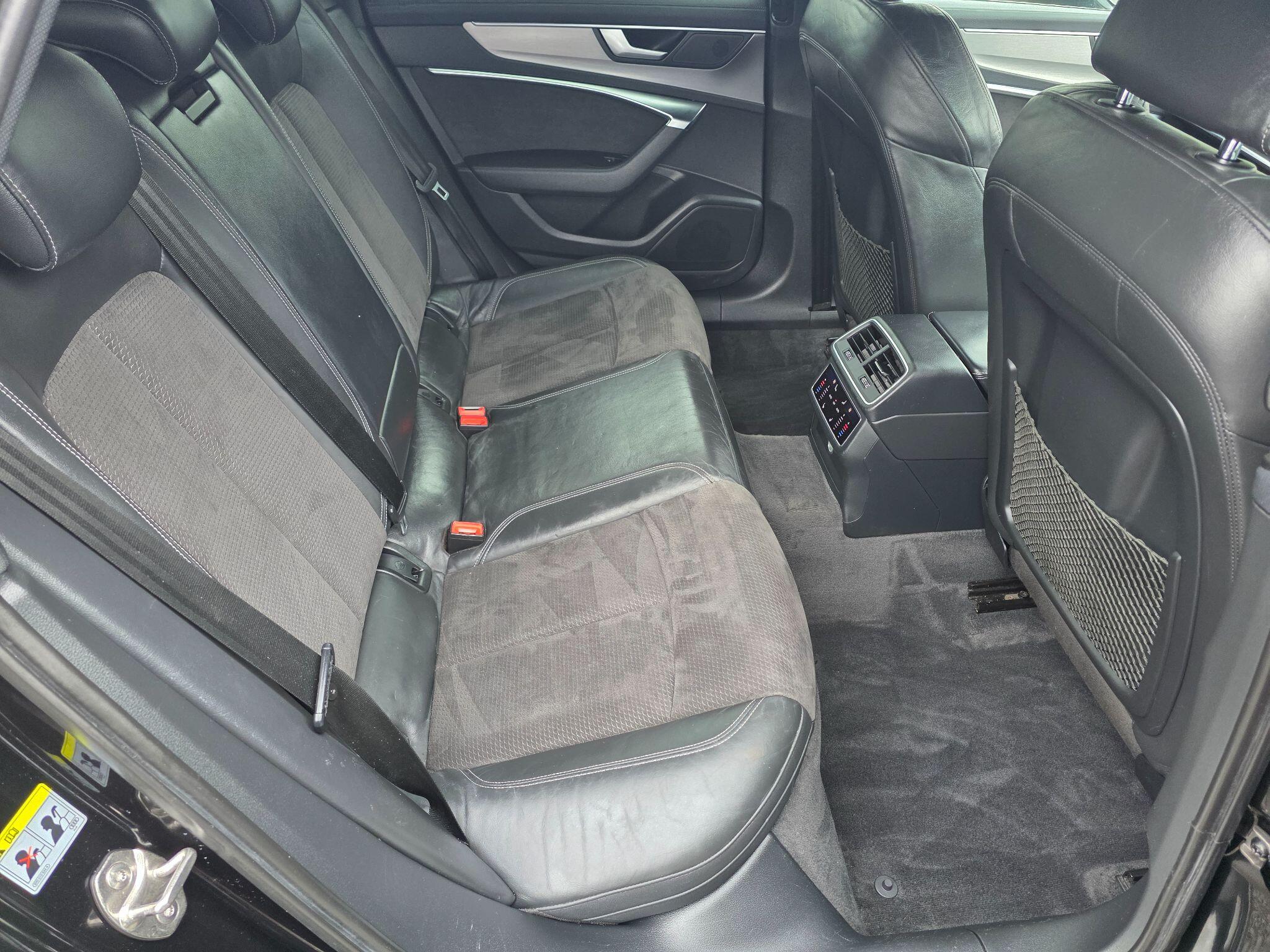 Audi A6 Avant view 11