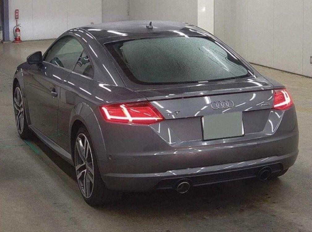 Audi TT view 3