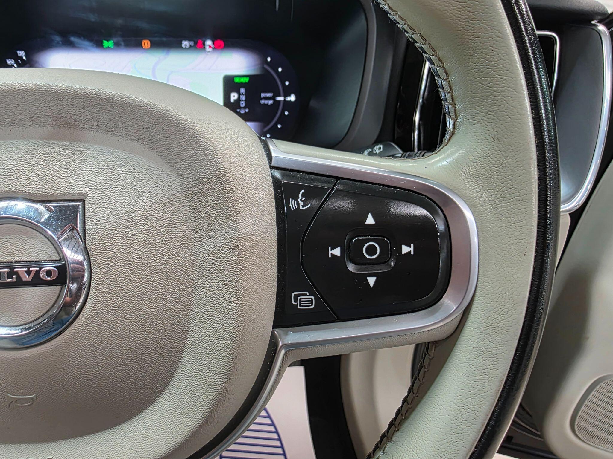 Volvo XC60 view 21