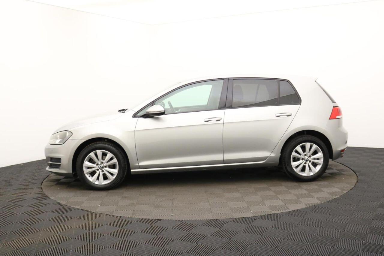 Volkswagen Golf view 8