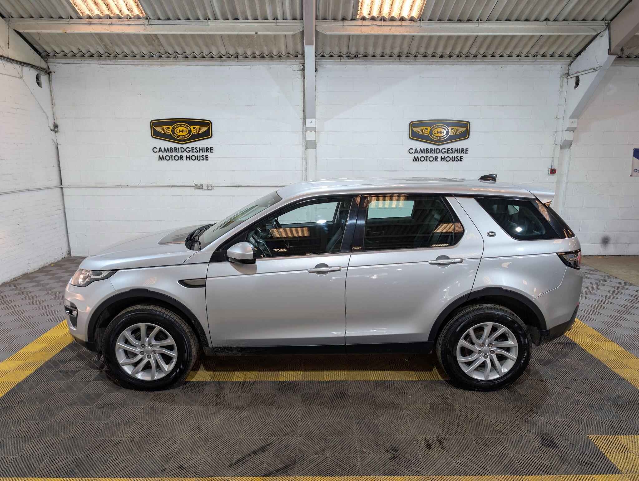 Land Rover Discovery Sport view 25