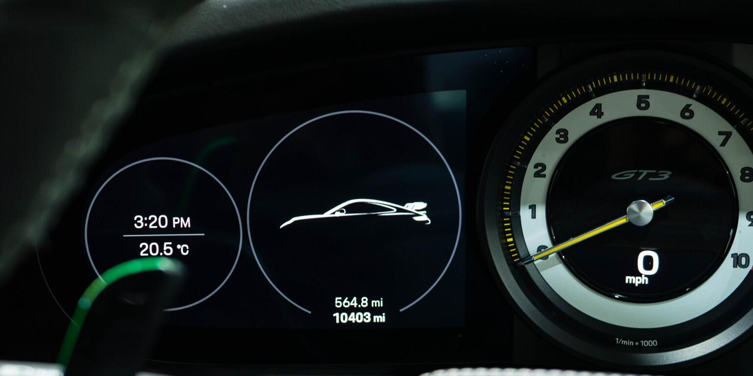 Porsche 911 view 35