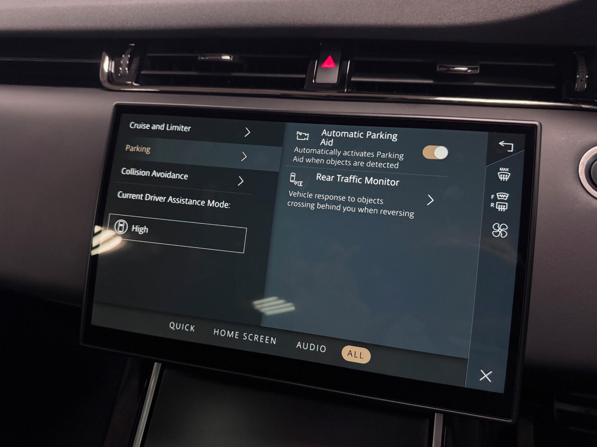 Land Rover Range Rover Evoque view 64