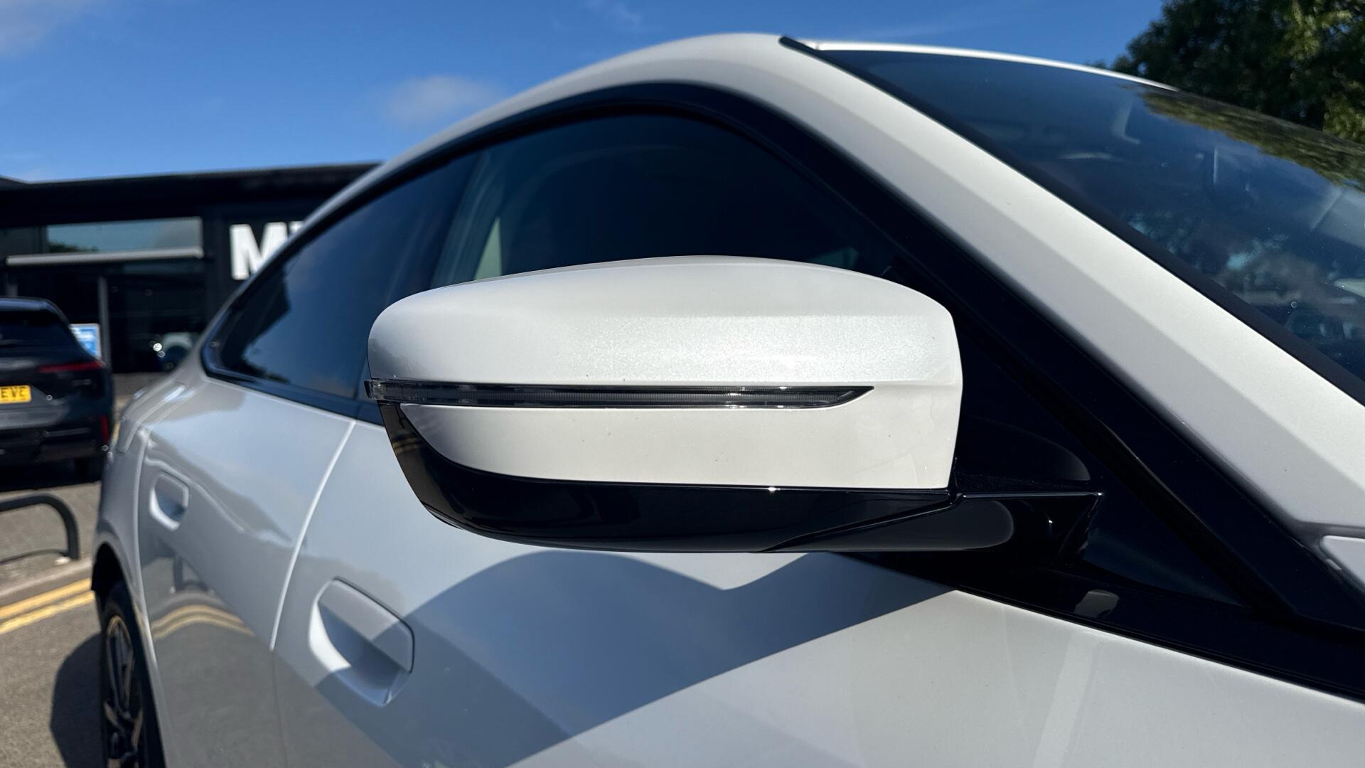 BMW i4 view 41