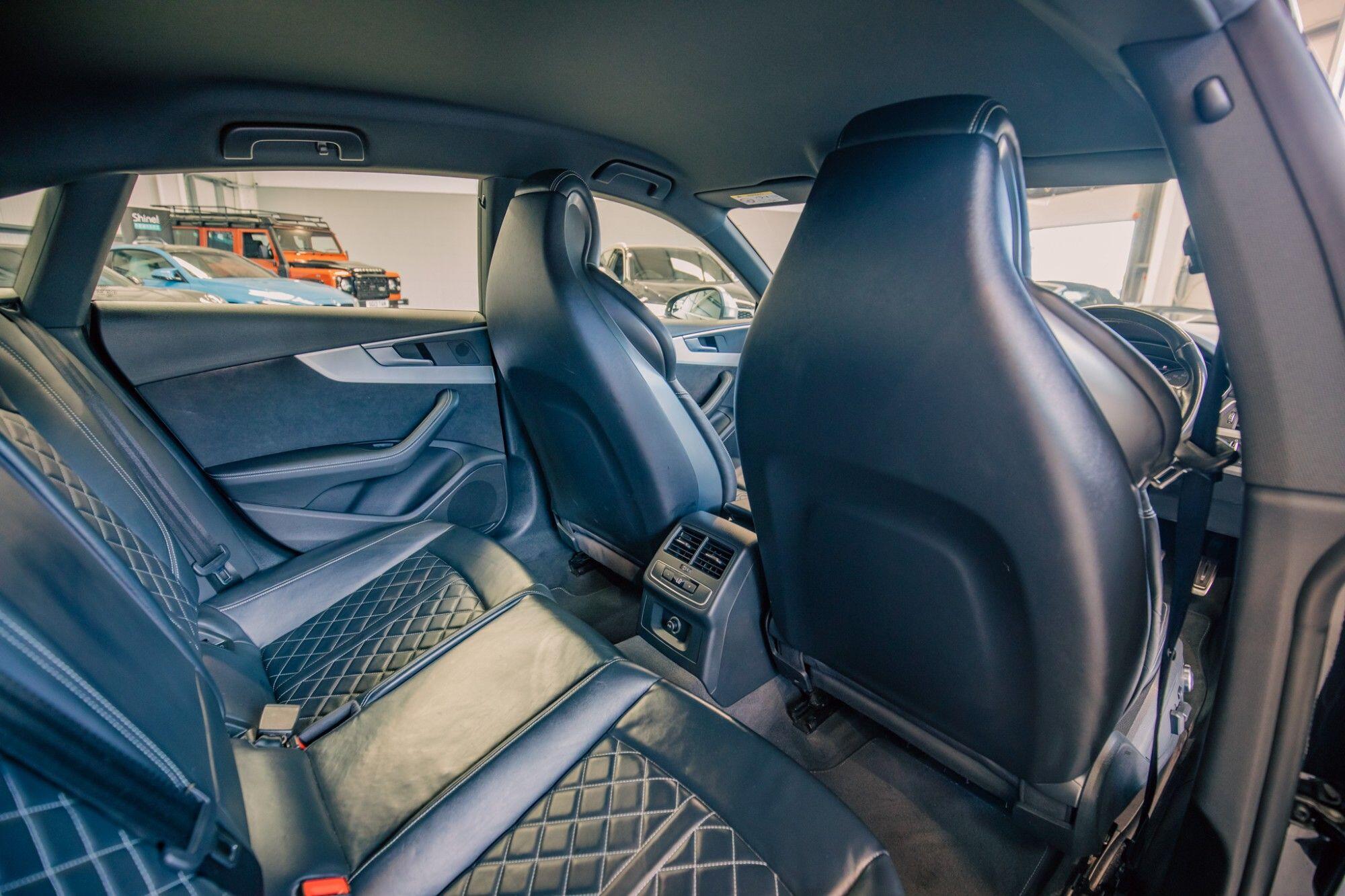 Audi S5 view 9