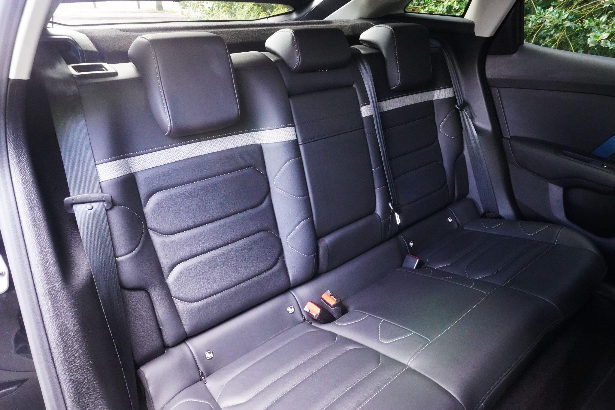 Citroen e-C4 view 45