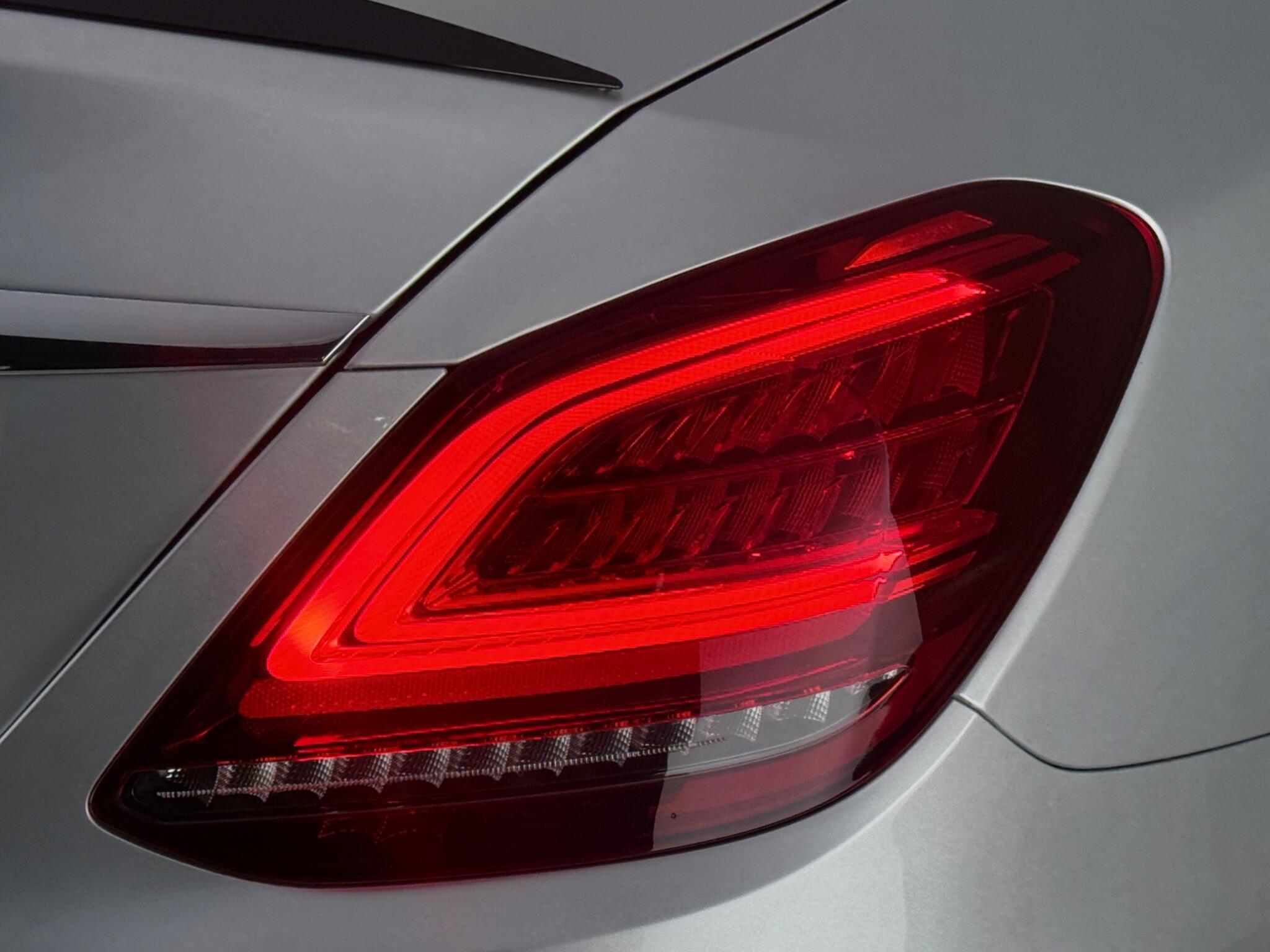 Mercedes-Benz C-Class view 11