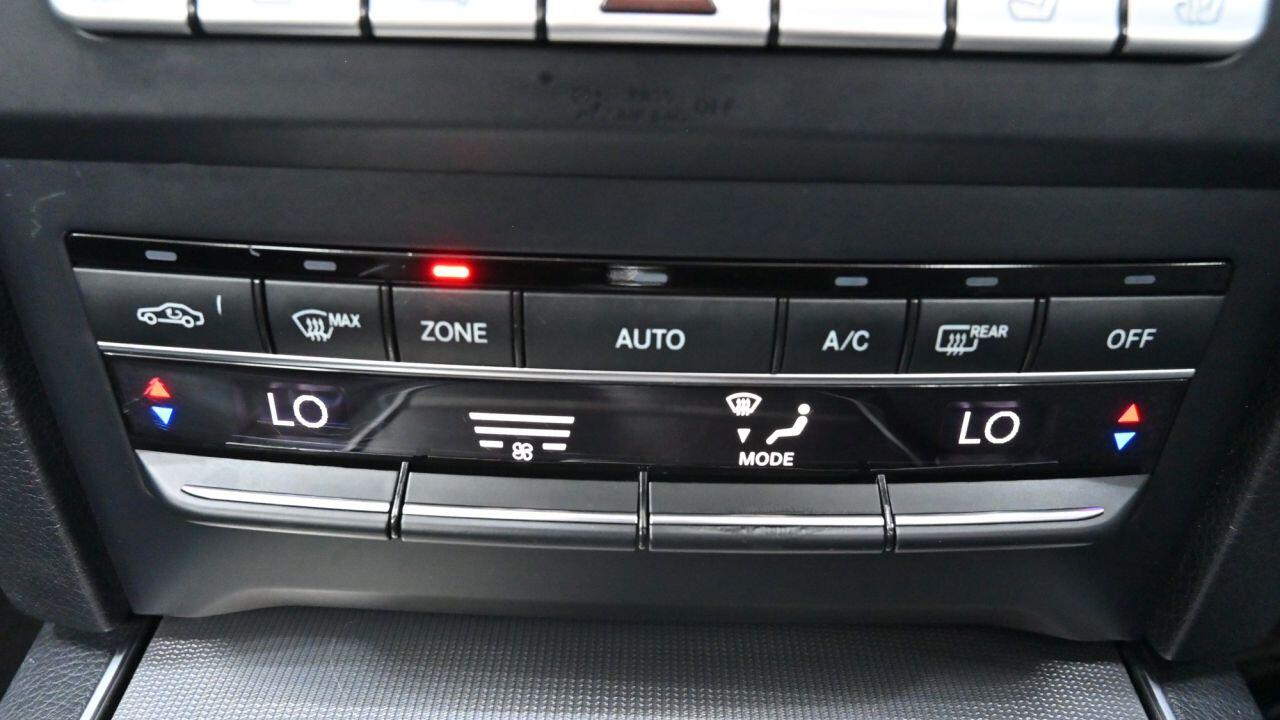 Mercedes-Benz E-Class view 30